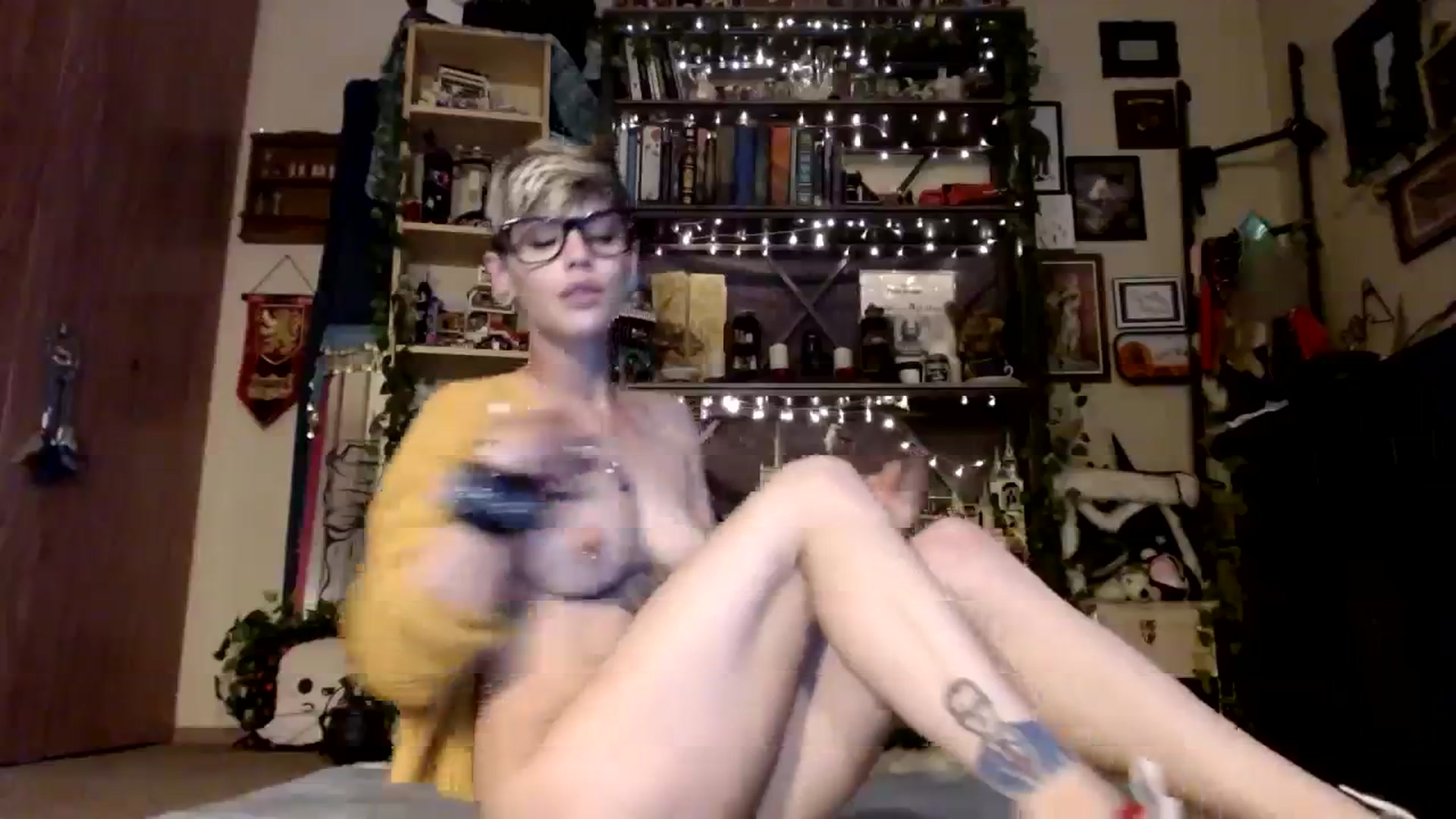 Gallery image thumbnail from Ancored's myfreecams stream on, 10/26/2023, 24:01 image 16 of 20