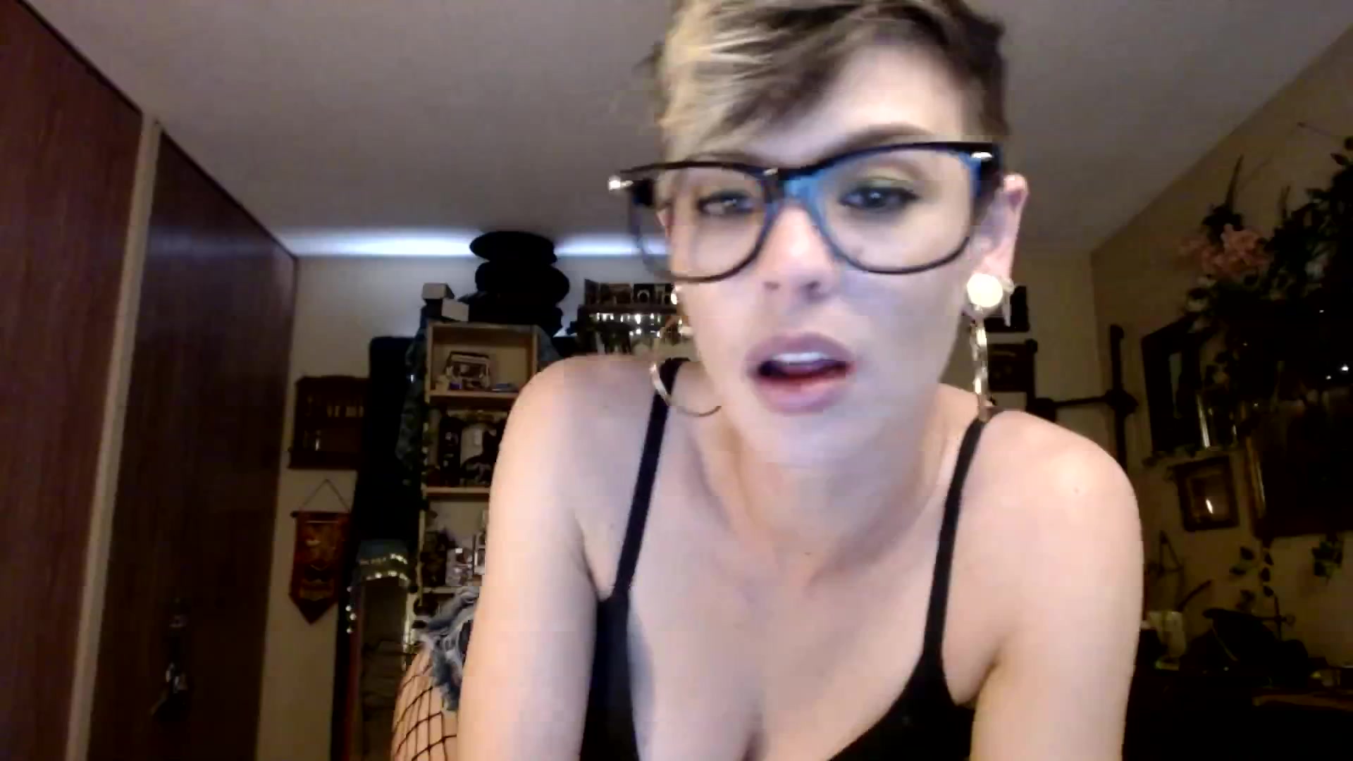 Gallery image thumbnail from Ancored's myfreecams stream on, 10/27/2023, 20:15 image 19 of 20