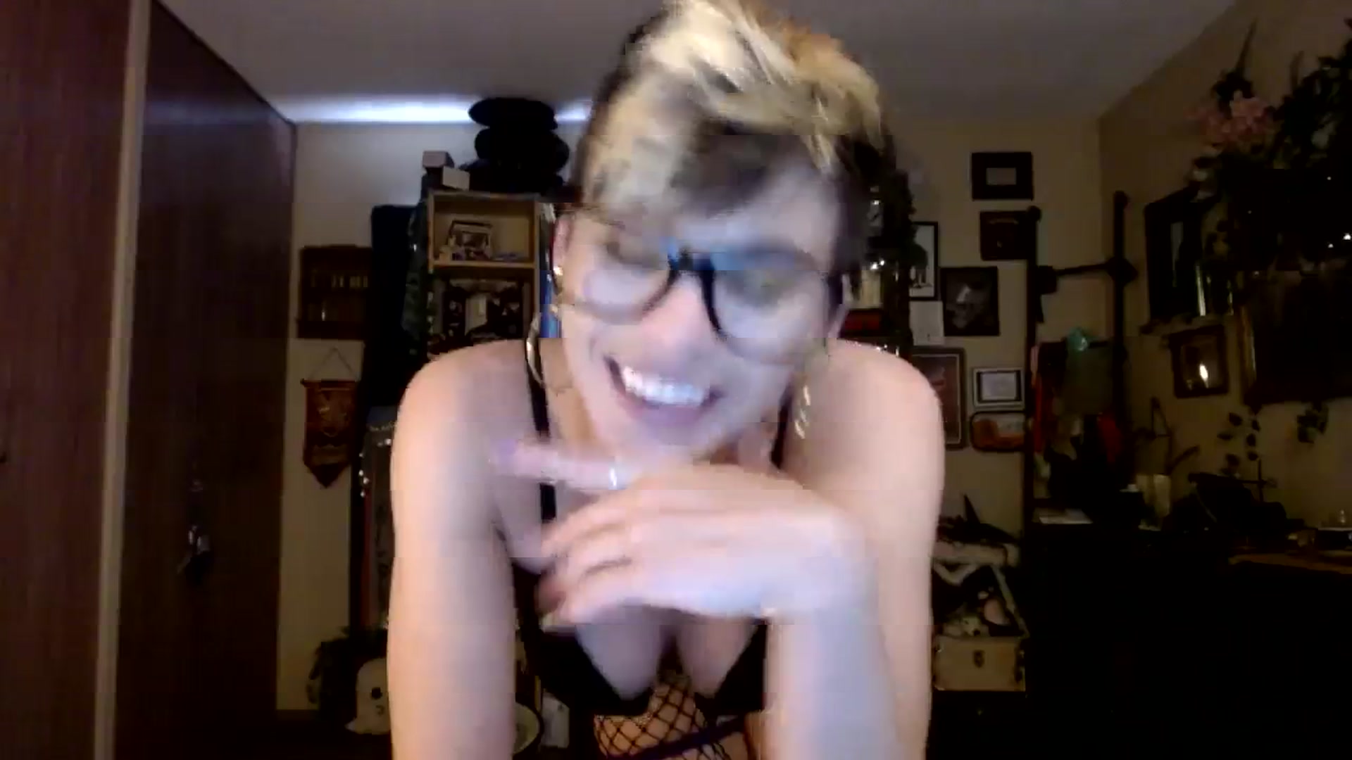 Gallery image thumbnail from Ancored's myfreecams stream on, 10/27/2023, 20:15 image 2 of 20