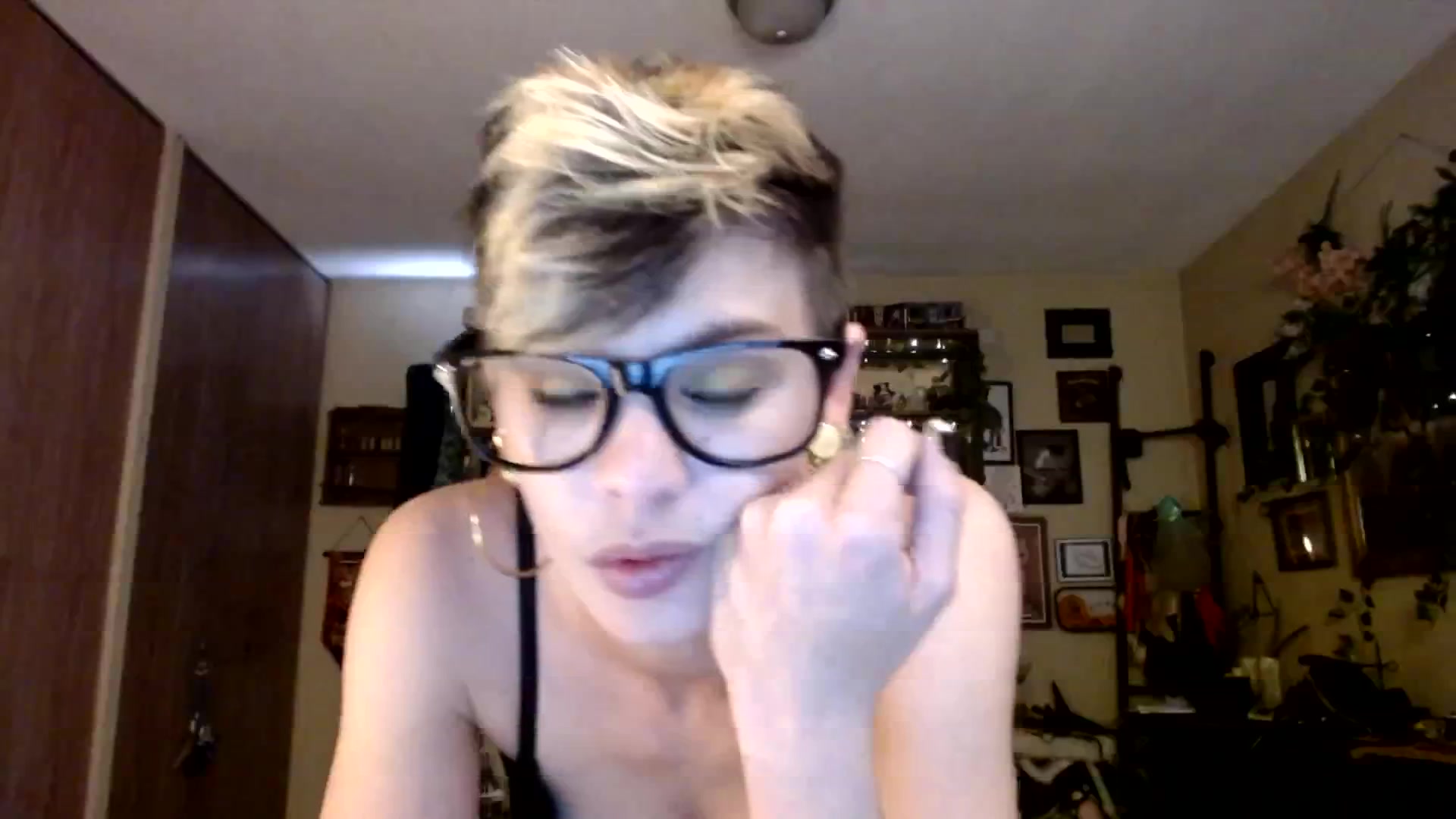 Gallery image thumbnail from Ancored's myfreecams stream on, 10/27/2023, 20:15 image 18 of 20