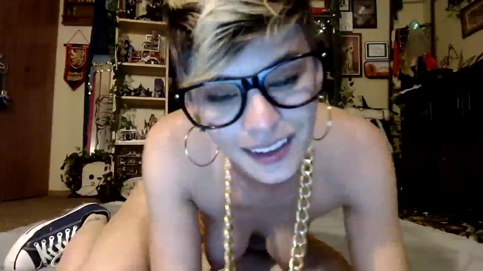 Gallery image thumbnail from Ancored's myfreecams stream on, 10/28/2023, 01:14 image 16 of 20