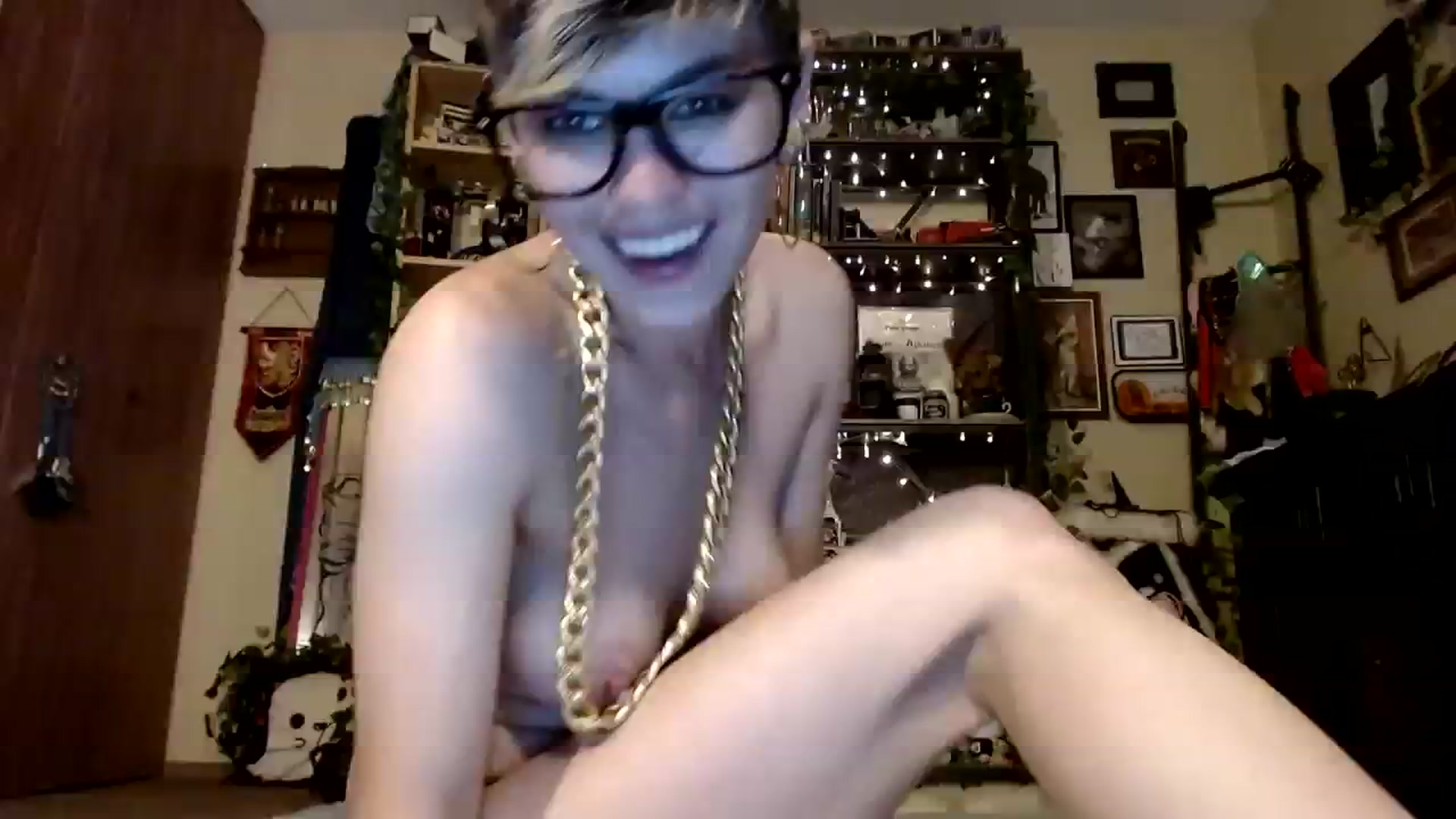 Gallery image thumbnail from Ancored's myfreecams stream on, 10/28/2023, 01:14 image 18 of 20