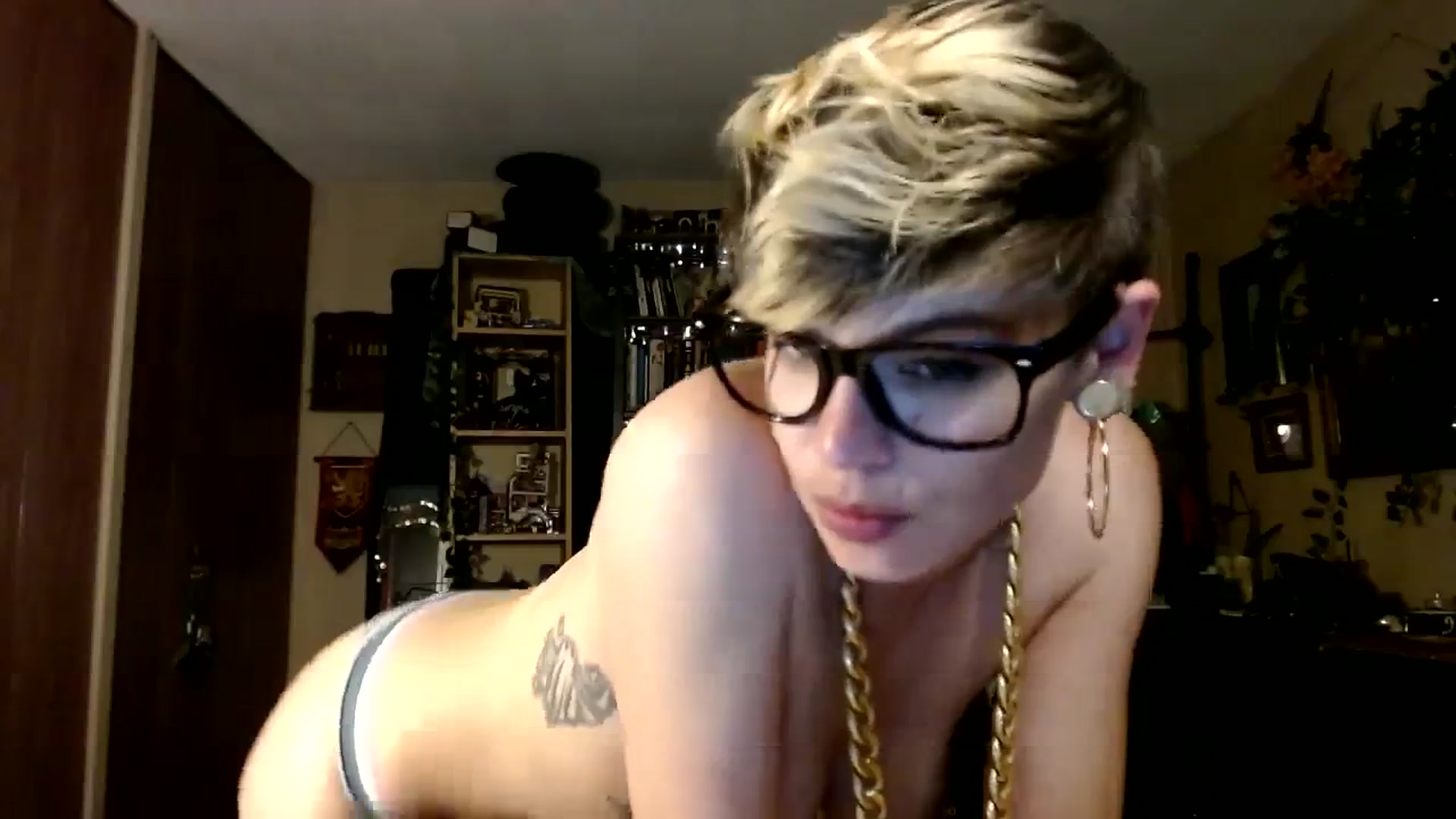 Gallery image thumbnail from Ancored's myfreecams stream on, 10/28/2023, 01:14 image 3 of 20