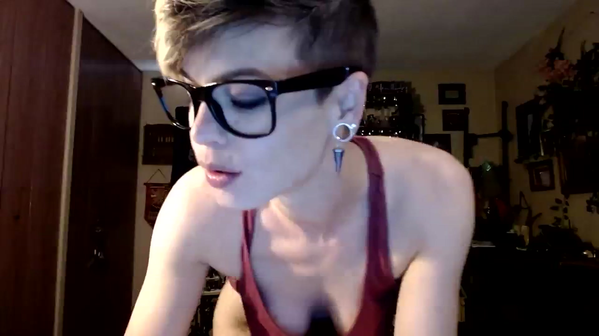 Gallery image thumbnail from Ancored's myfreecams stream on, 10/28/2023, 21:10 image 4 of 20