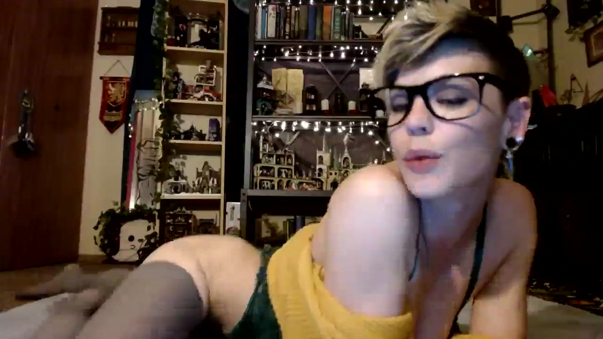 Gallery image thumbnail from Ancored's myfreecams stream on, 10/29/2023, 01:42 image 13 of 20