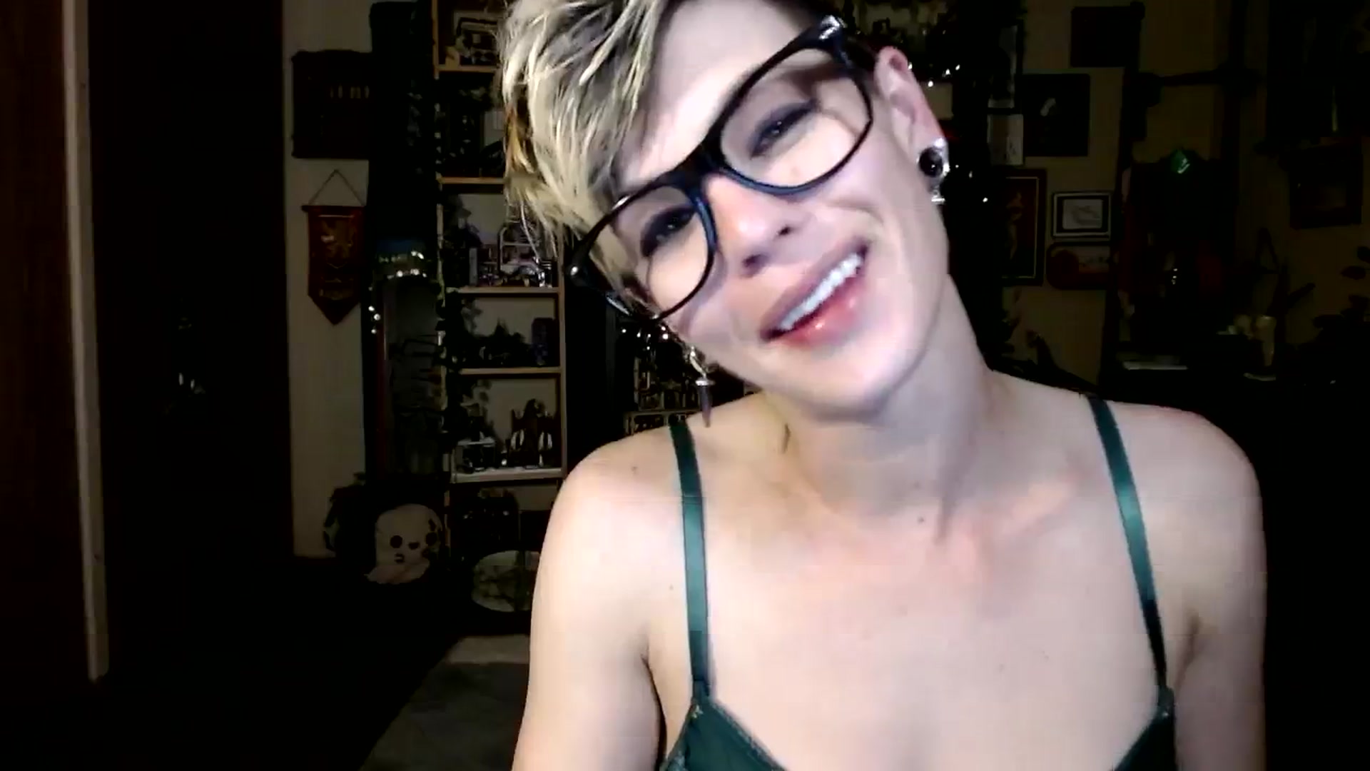 Gallery image thumbnail from Ancored's myfreecams stream on, 10/29/2023, 01:58 image 18 of 20