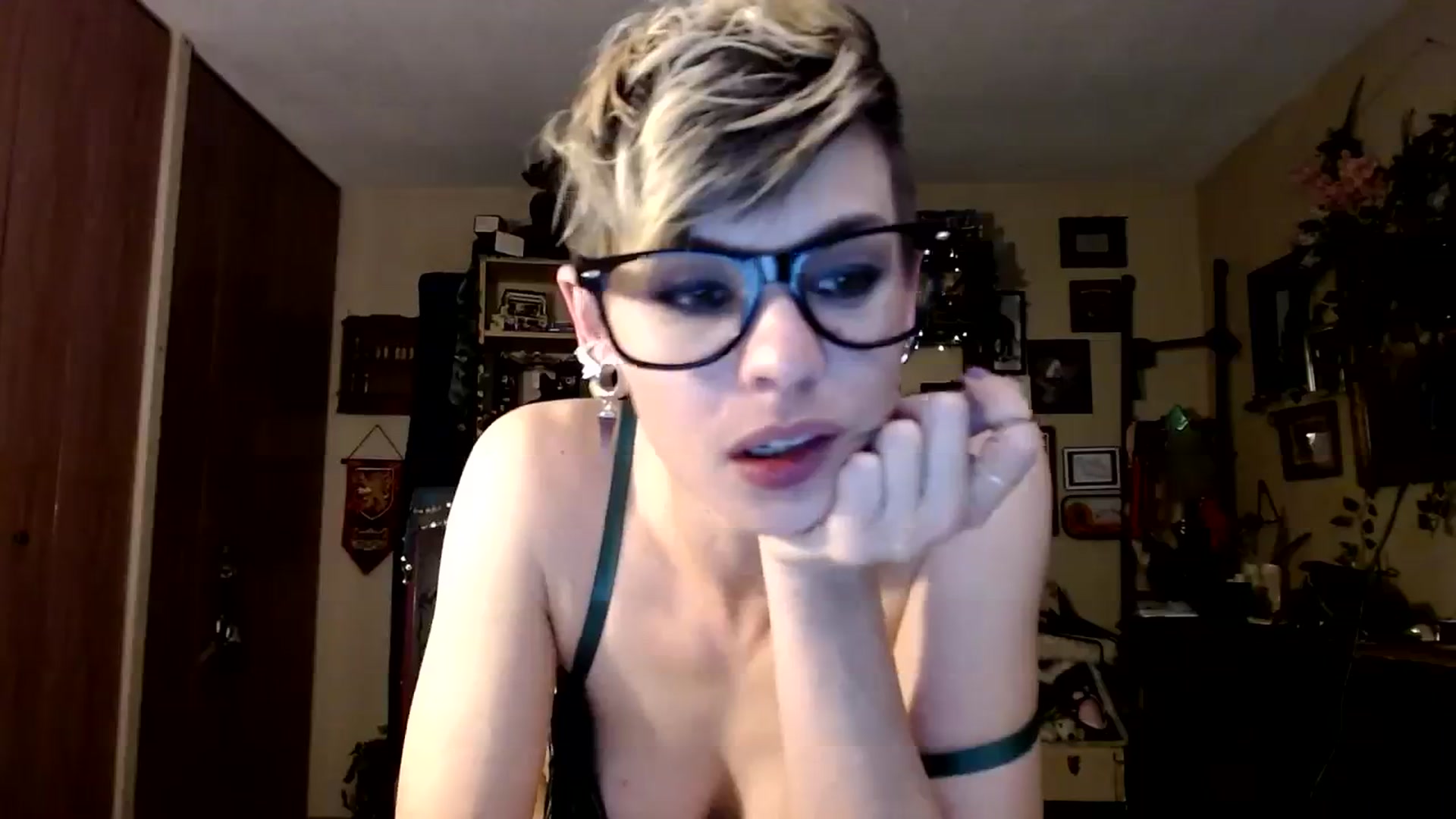 Gallery image thumbnail from Ancored's myfreecams stream on, 10/29/2023, 01:58 image 8 of 20