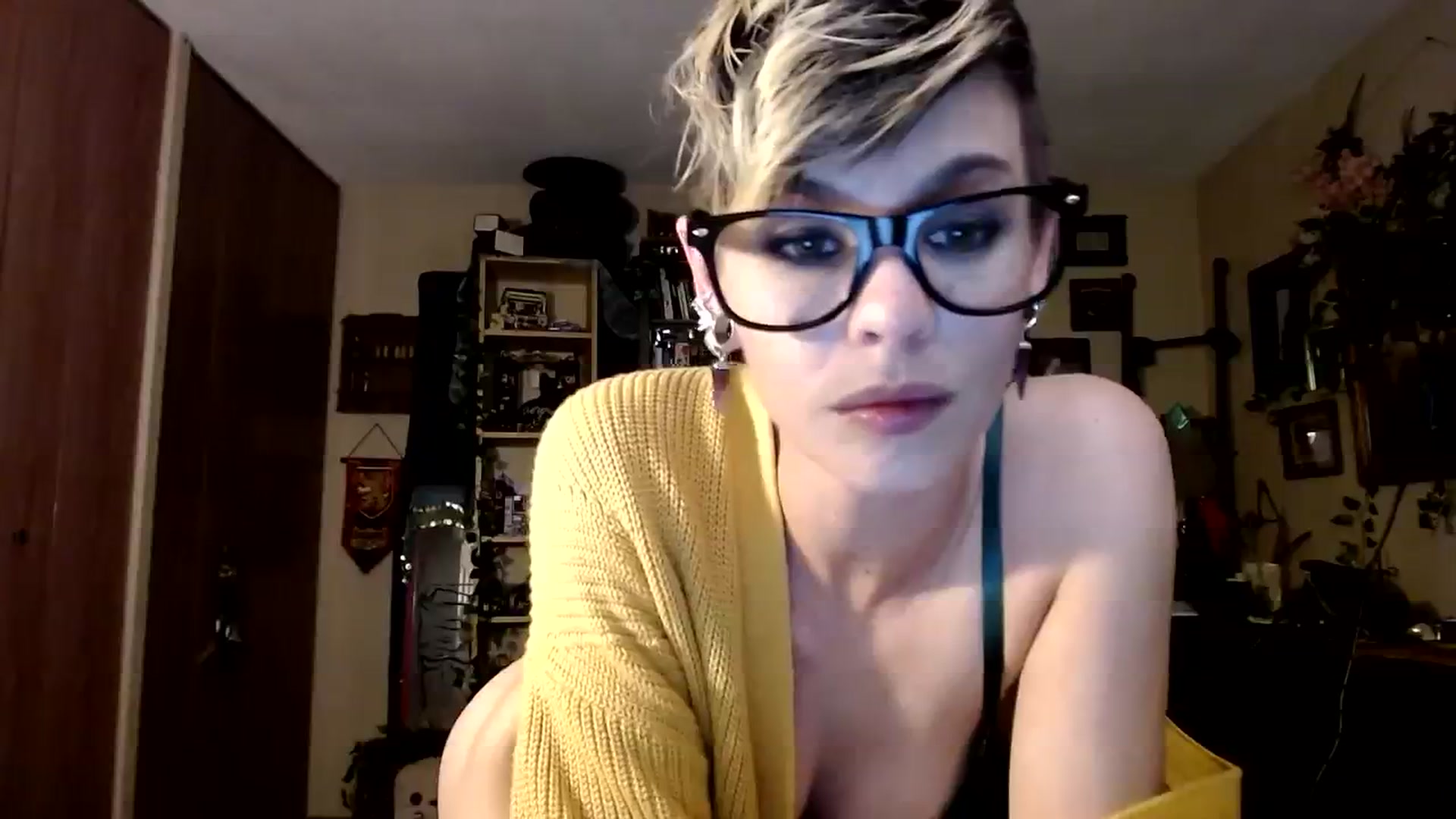 Gallery image thumbnail from Ancored's myfreecams stream on, 10/29/2023, 01:58 image 3 of 20