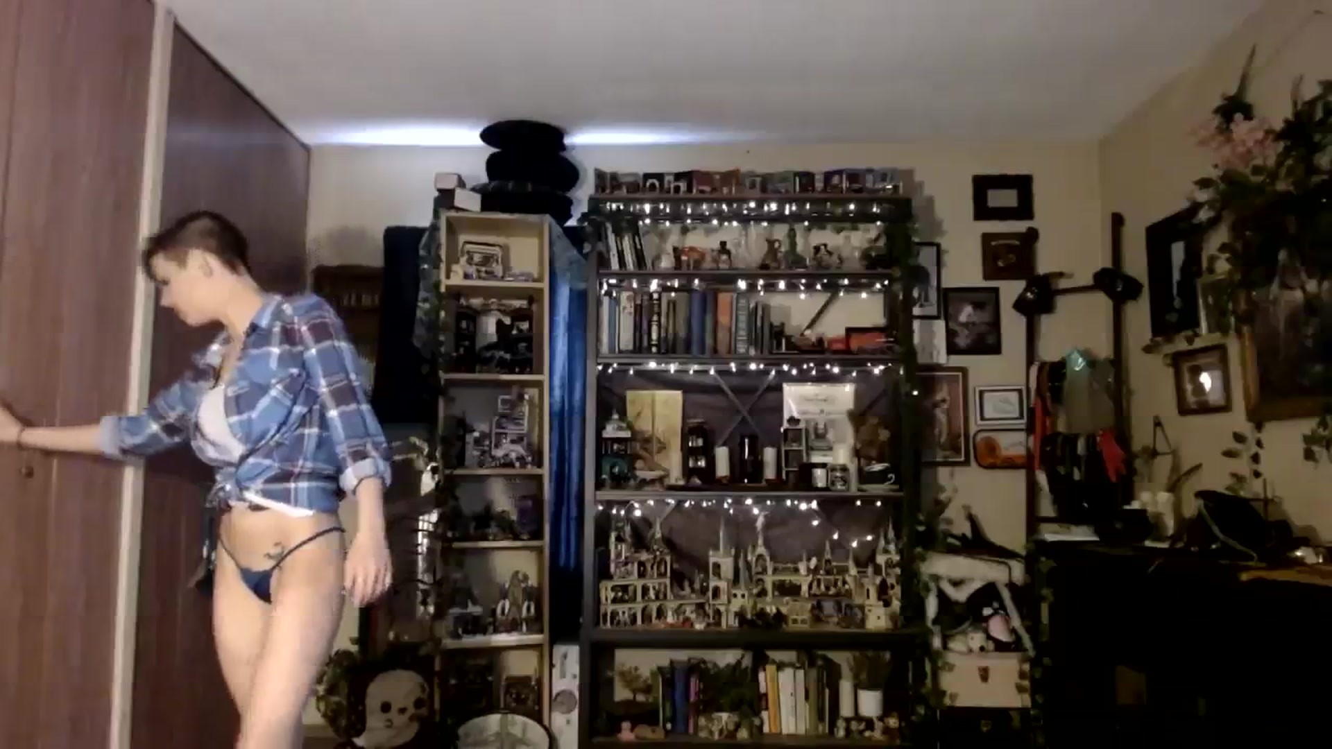 Gallery image thumbnail from Ancored's myfreecams stream on, 10/29/2023, 19:07 image 5 of 20
