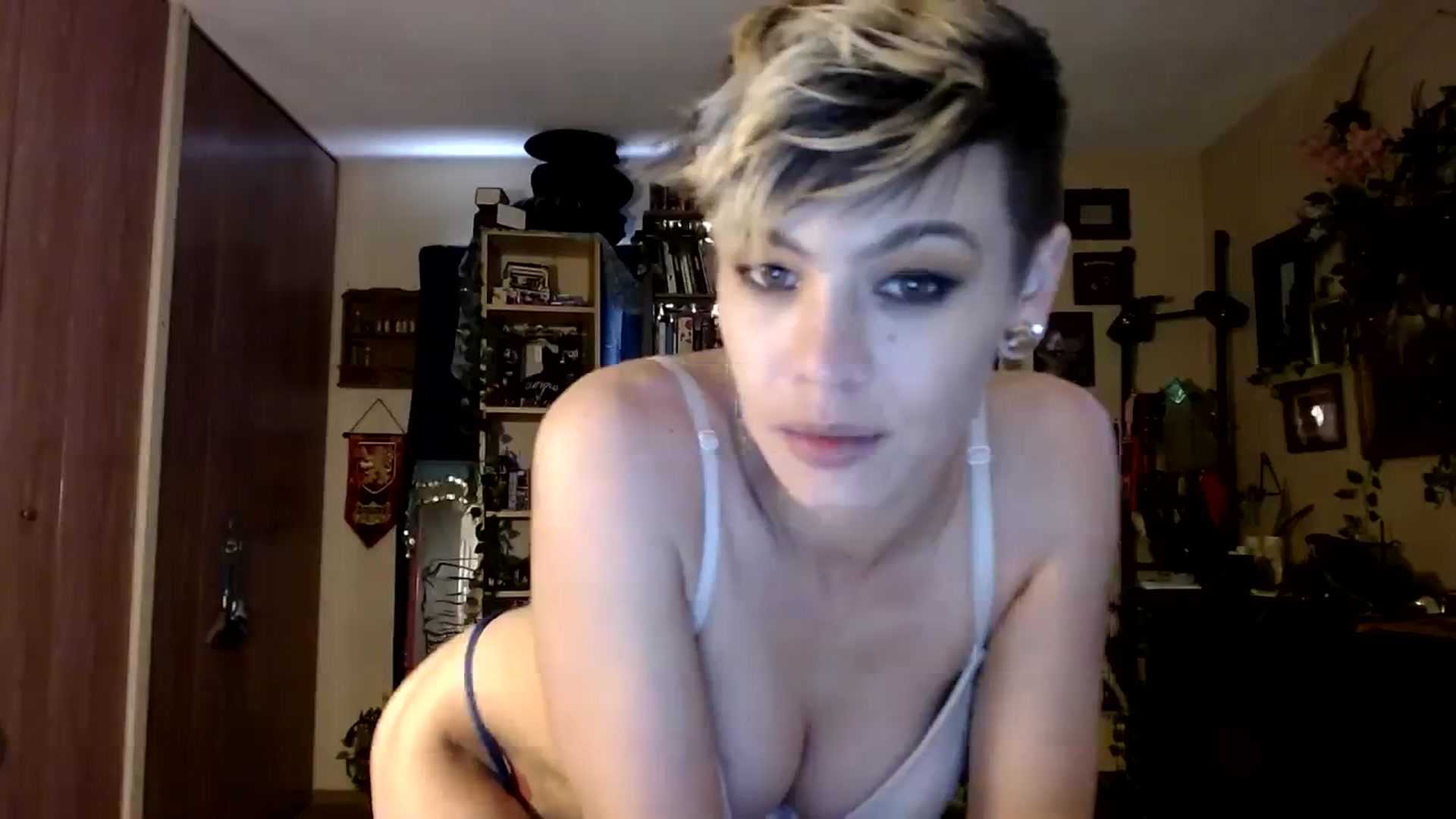 Gallery image thumbnail from Ancored's myfreecams stream on, 10/29/2023, 19:07 image 9 of 20