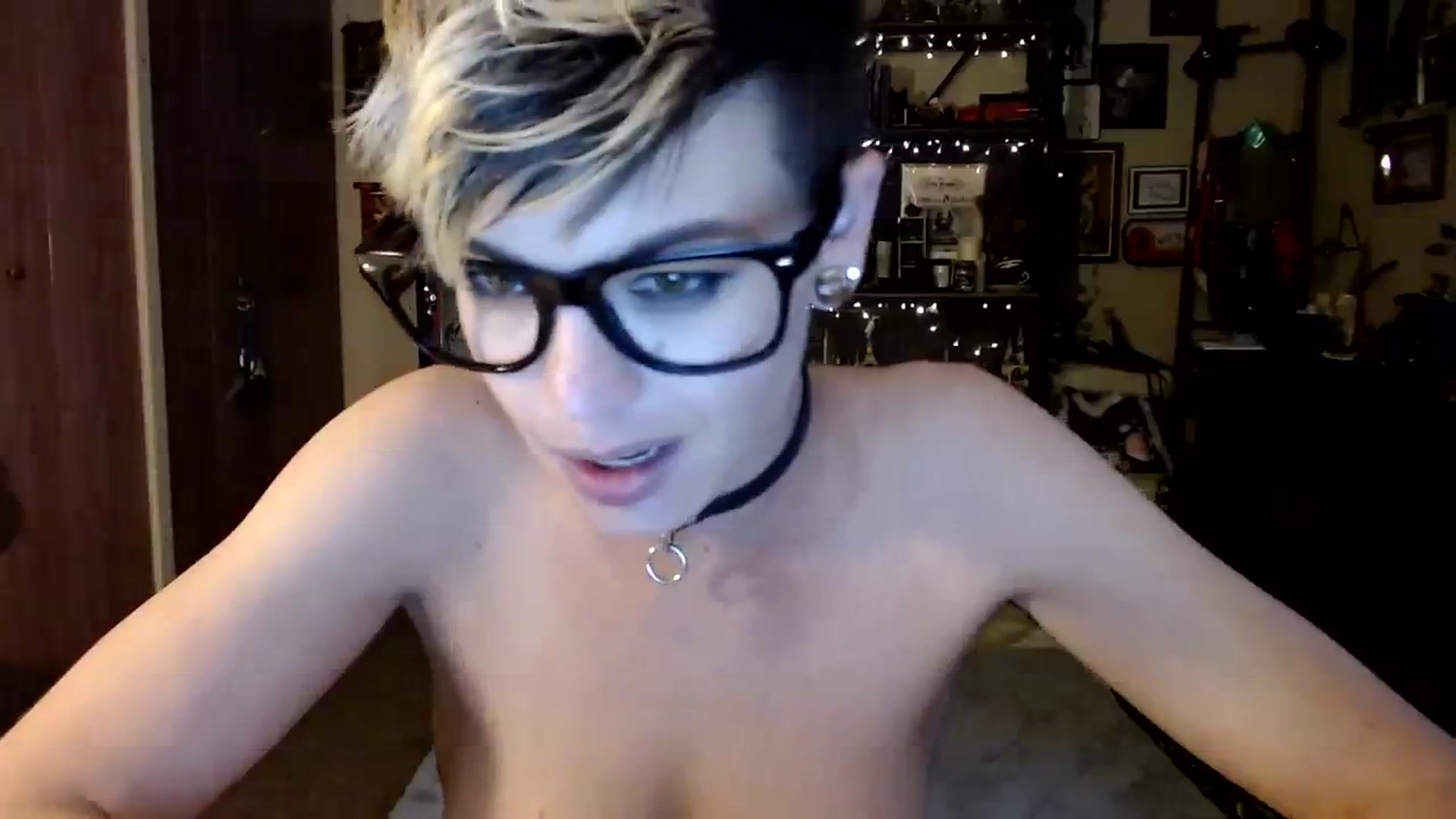 Gallery image thumbnail from Ancored's myfreecams stream on, 10/29/2023, 20:16 image 4 of 20