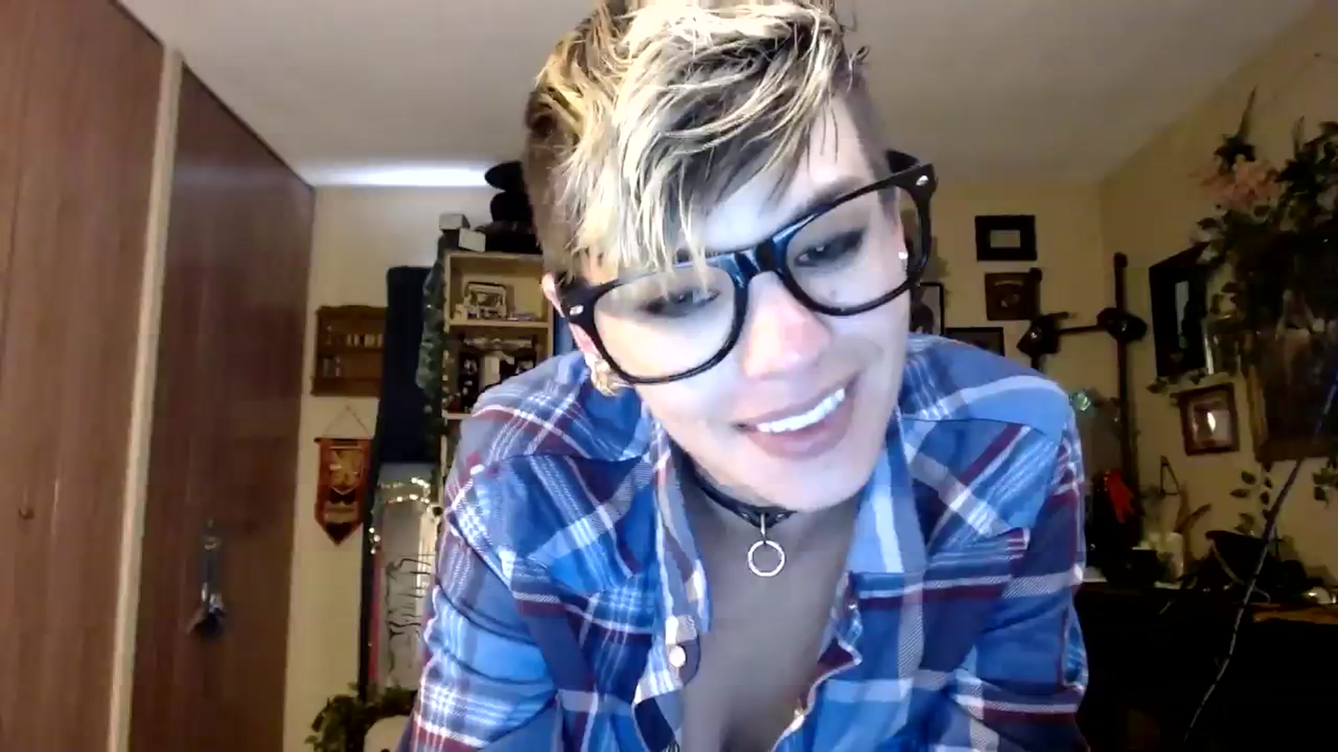 Gallery image thumbnail from Ancored's myfreecams stream on, 10/29/2023, 20:38 image 6 of 20