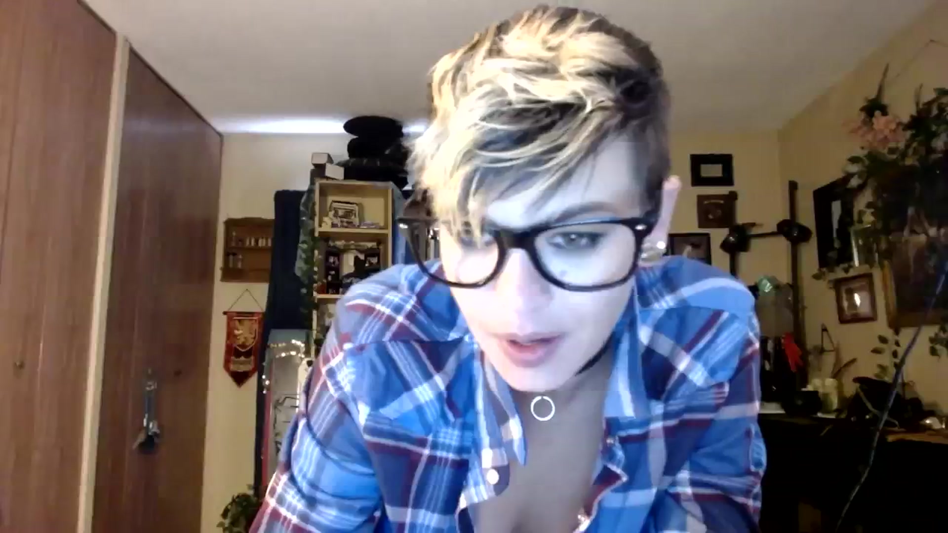 Gallery image thumbnail from Ancored's myfreecams stream on, 10/29/2023, 20:38 image 5 of 20