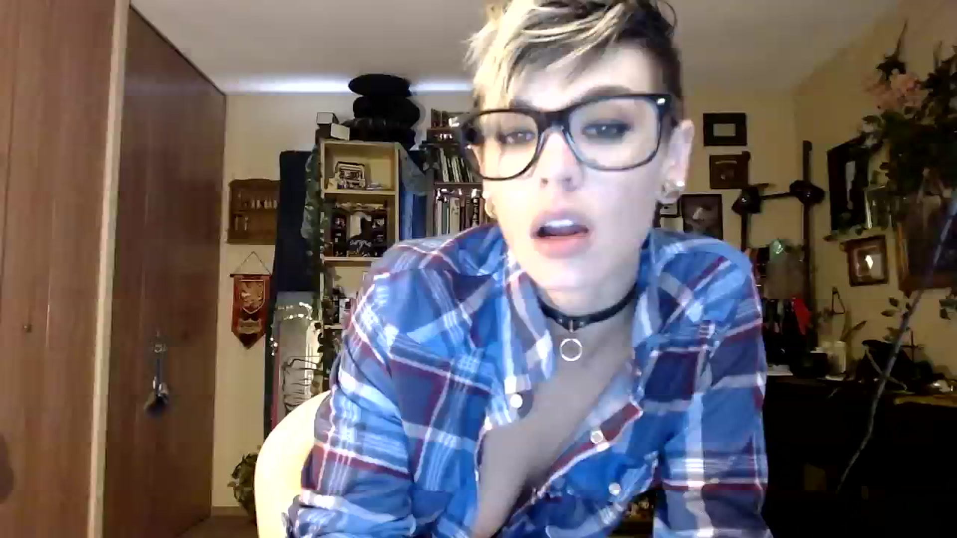 Gallery image thumbnail from Ancored's myfreecams stream on, 10/29/2023, 20:38 image 16 of 20