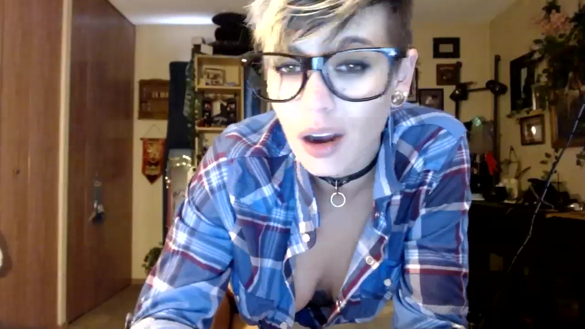 Gallery image thumbnail from Ancored's myfreecams stream on, 10/29/2023, 20:38 image 14 of 20