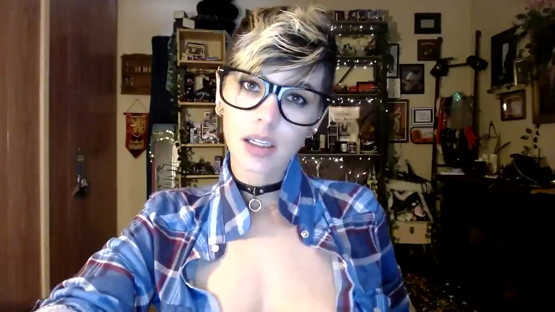 Gallery image thumbnail from Ancored's myfreecams stream on, 10/29/2023, 20:38 image 19 of 20
