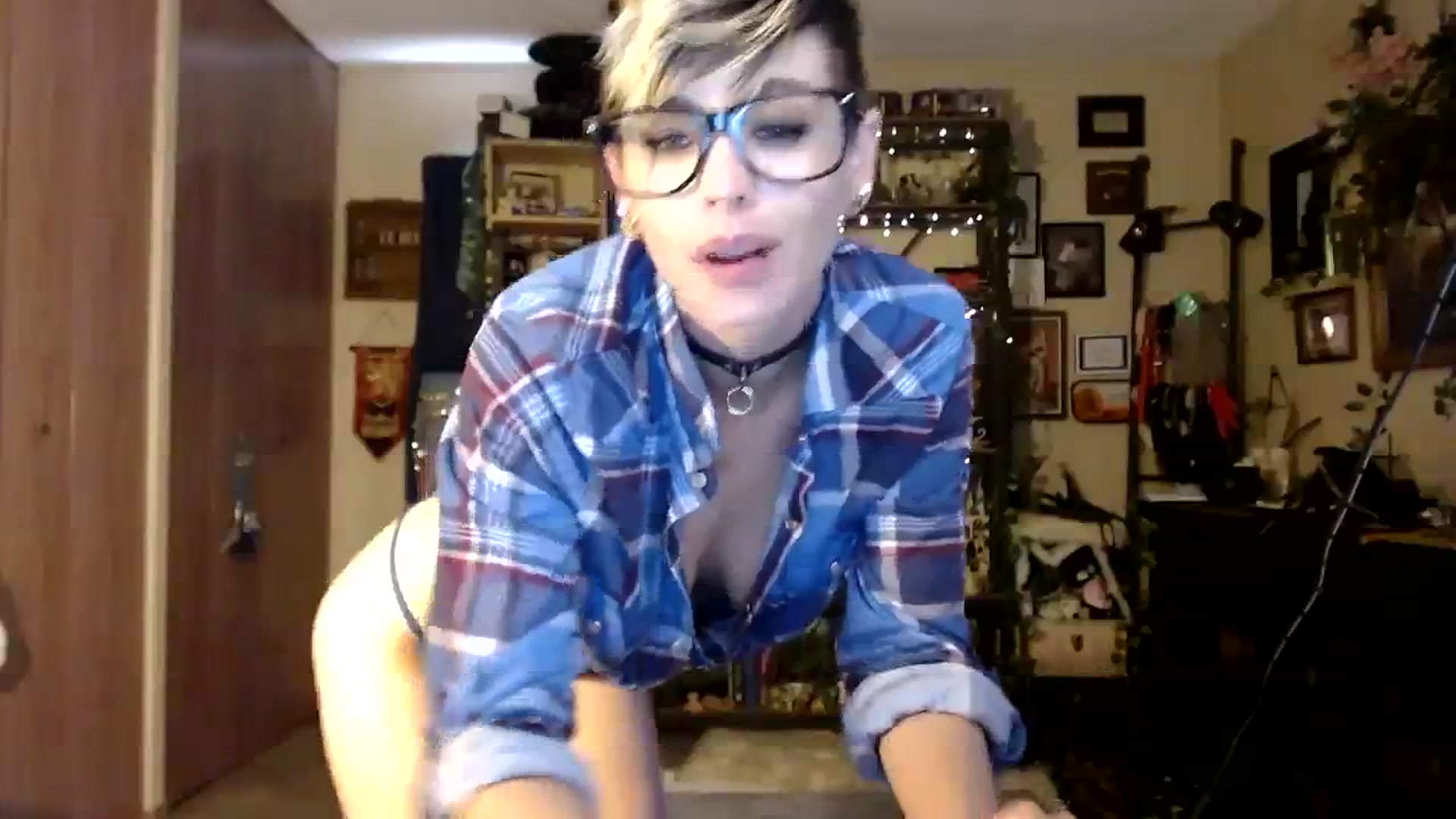 Gallery image thumbnail from Ancored's myfreecams stream on, 10/29/2023, 20:38 image 15 of 20