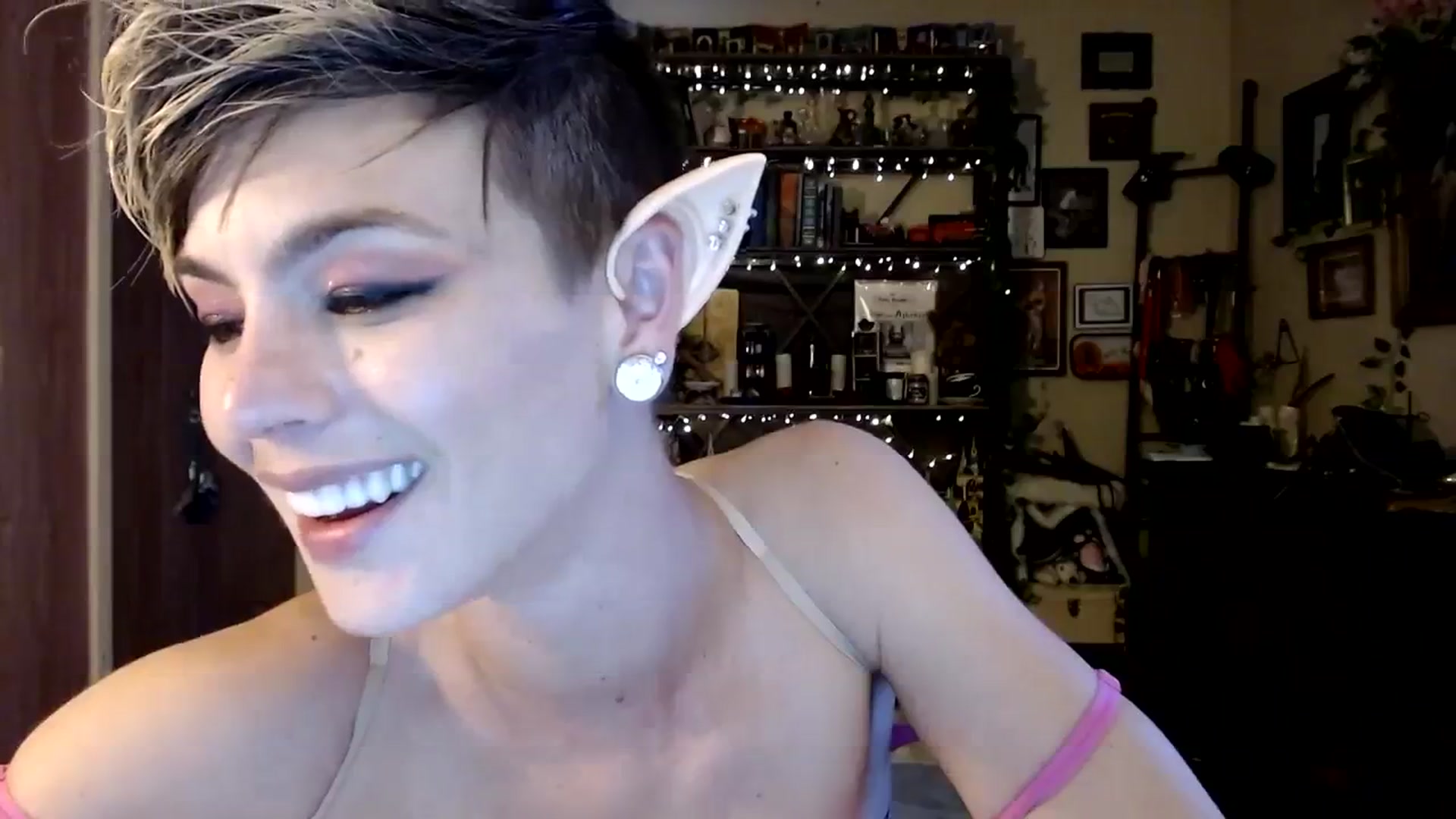 Gallery image thumbnail from Ancored's myfreecams stream on, 10/30/2023, 20:56 image 4 of 20