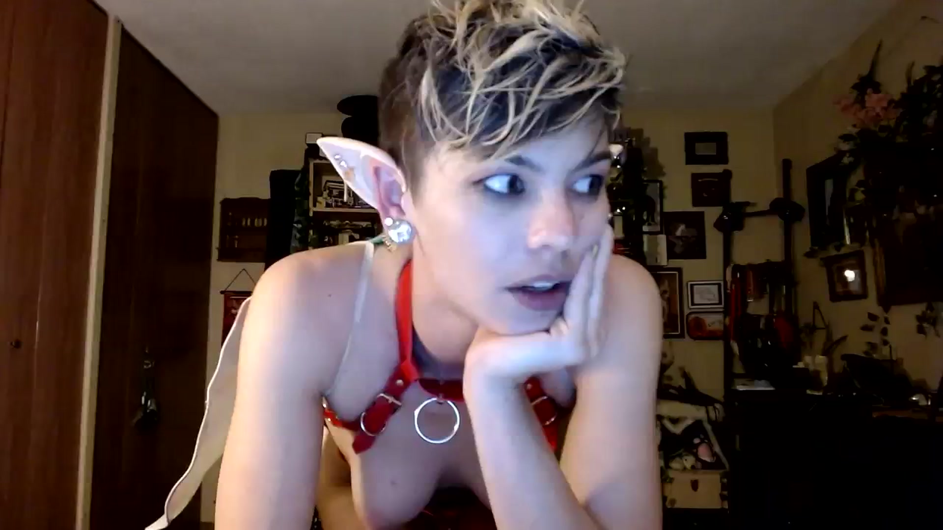 Gallery image thumbnail from Ancored's myfreecams stream on, 10/31/2023, 01:11 image 20 of 20