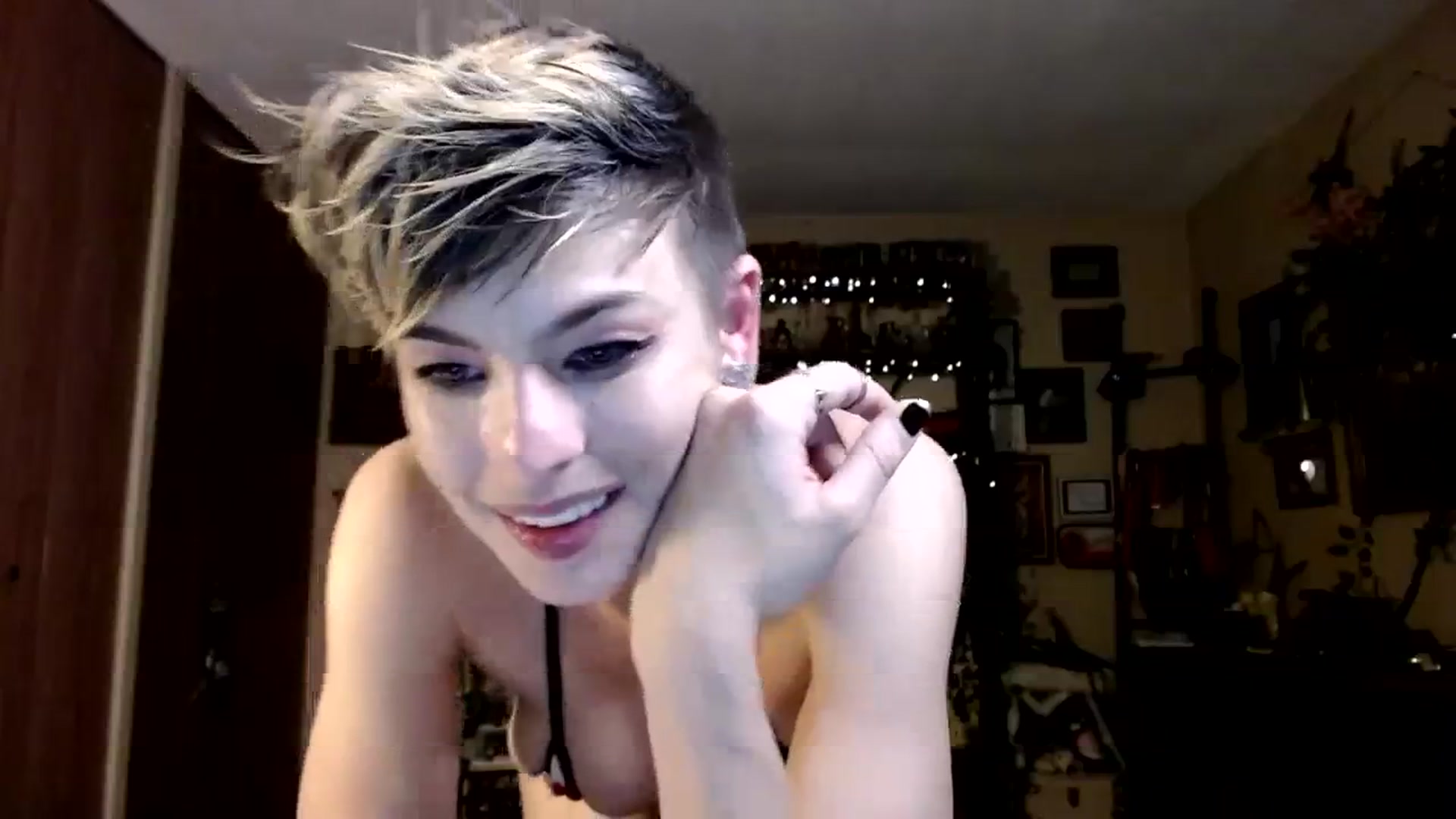 Gallery image thumbnail from Ancored's myfreecams stream on, 10/31/2023, 02:14 image 4 of 20