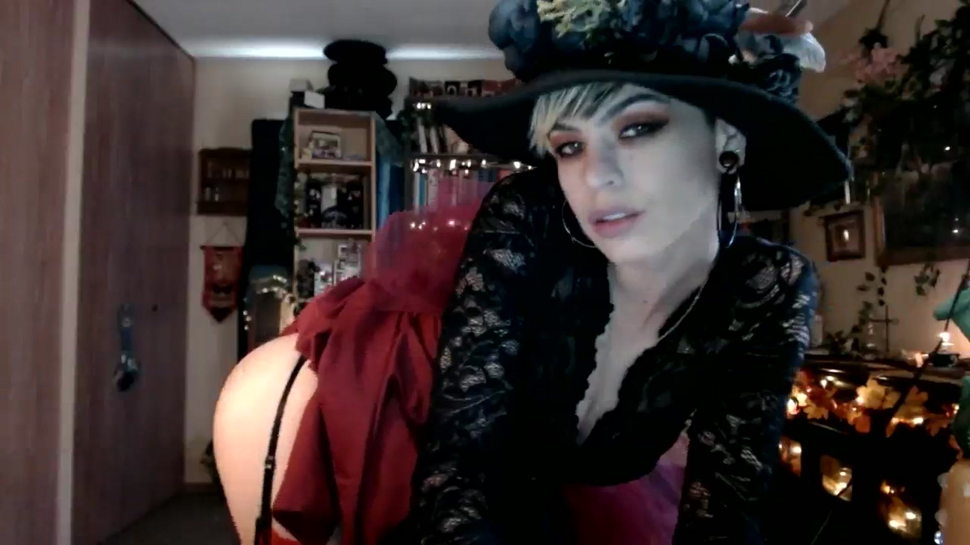 Gallery image thumbnail from Ancored's myfreecams stream on, 10/31/2023, 18:04 image 17 of 20