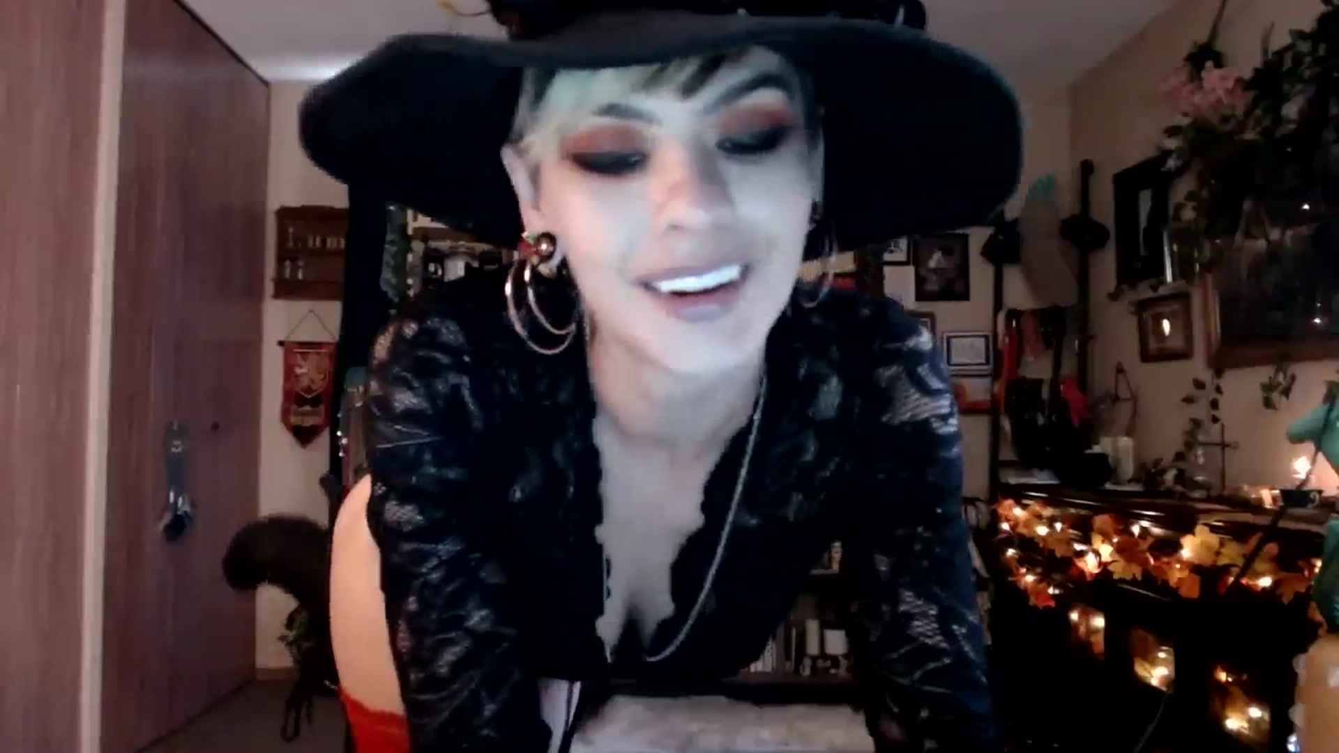 Gallery image thumbnail from Ancored's myfreecams stream on, 10/31/2023, 18:04 image 19 of 20
