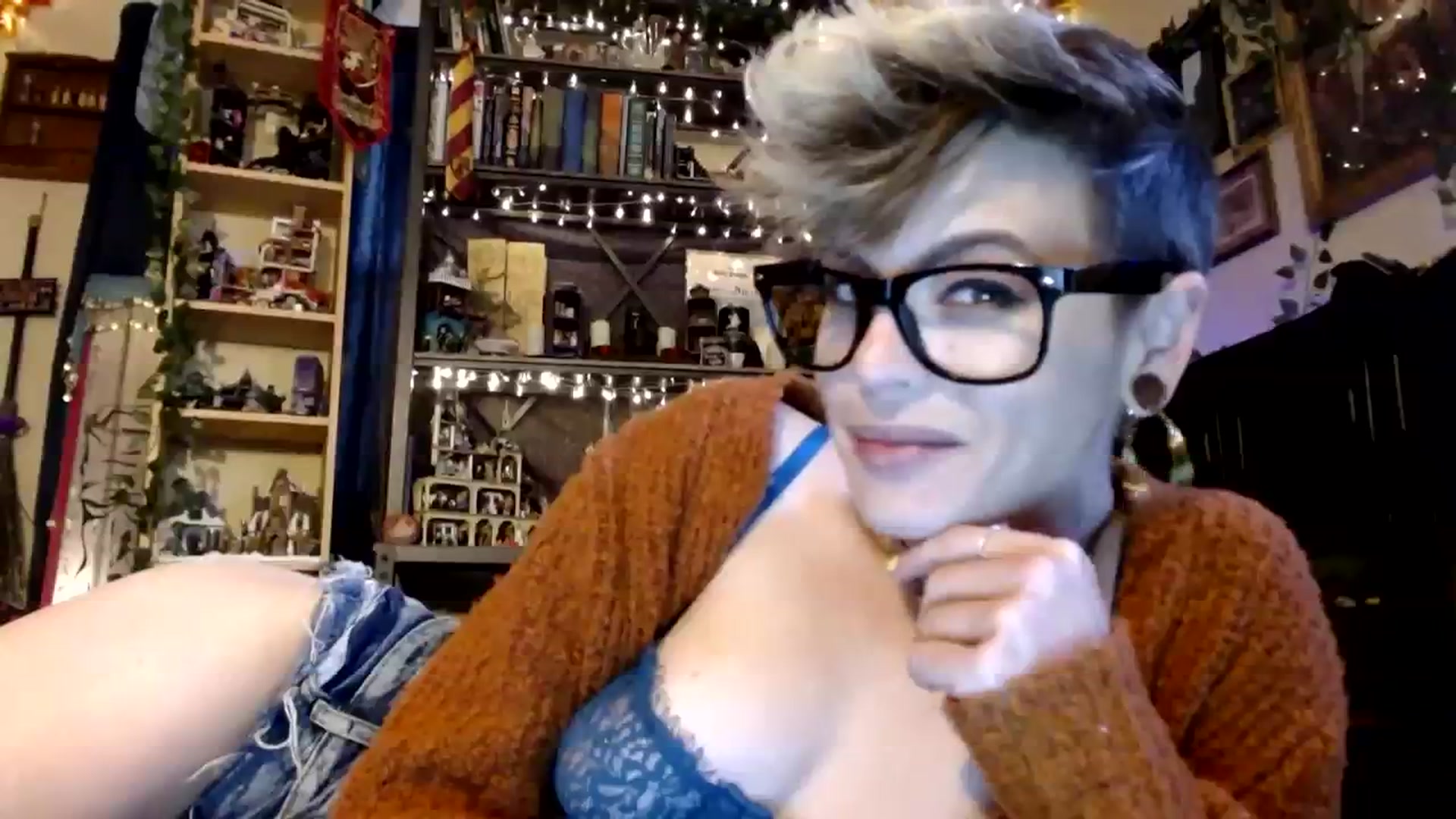 Gallery image thumbnail from Ancored's myfreecams stream on, 11/06/2023, 20:36 image 13 of 20