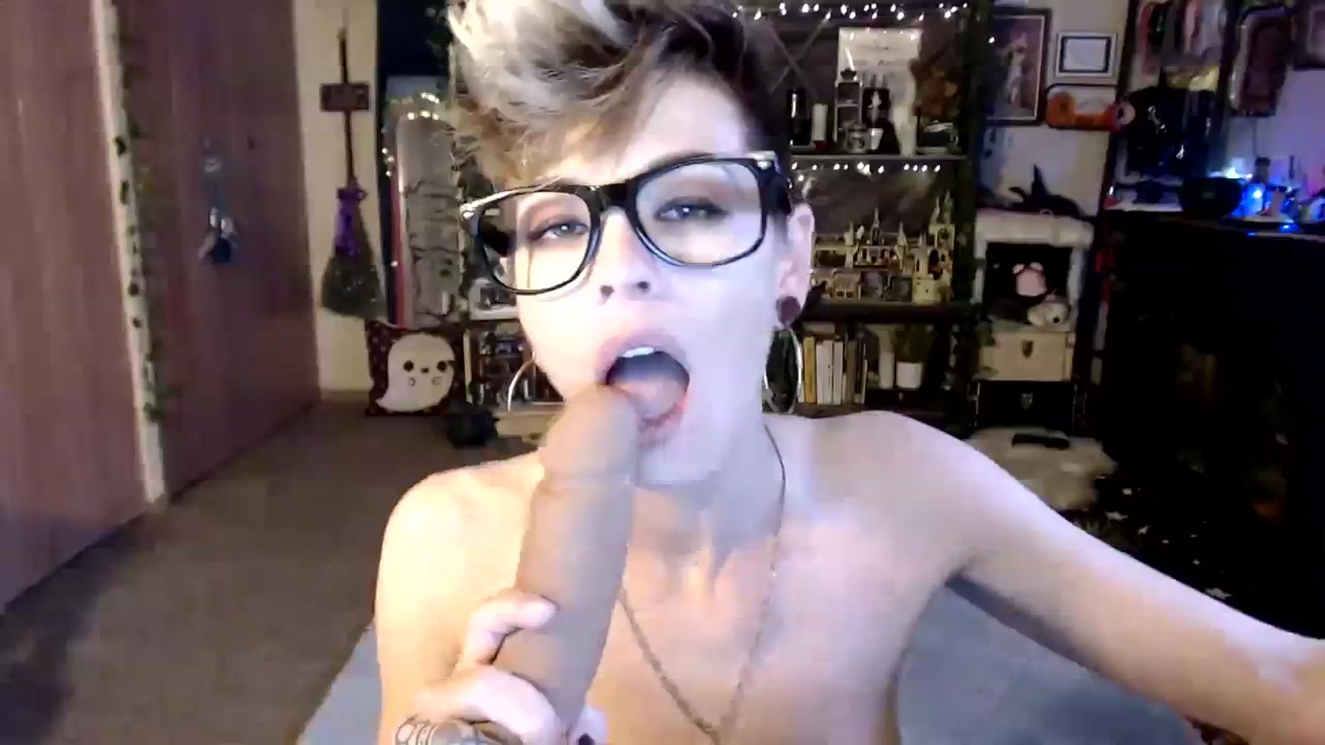 Gallery image thumbnail from Ancored's myfreecams stream on, 11/06/2023, 20:36 image 19 of 20