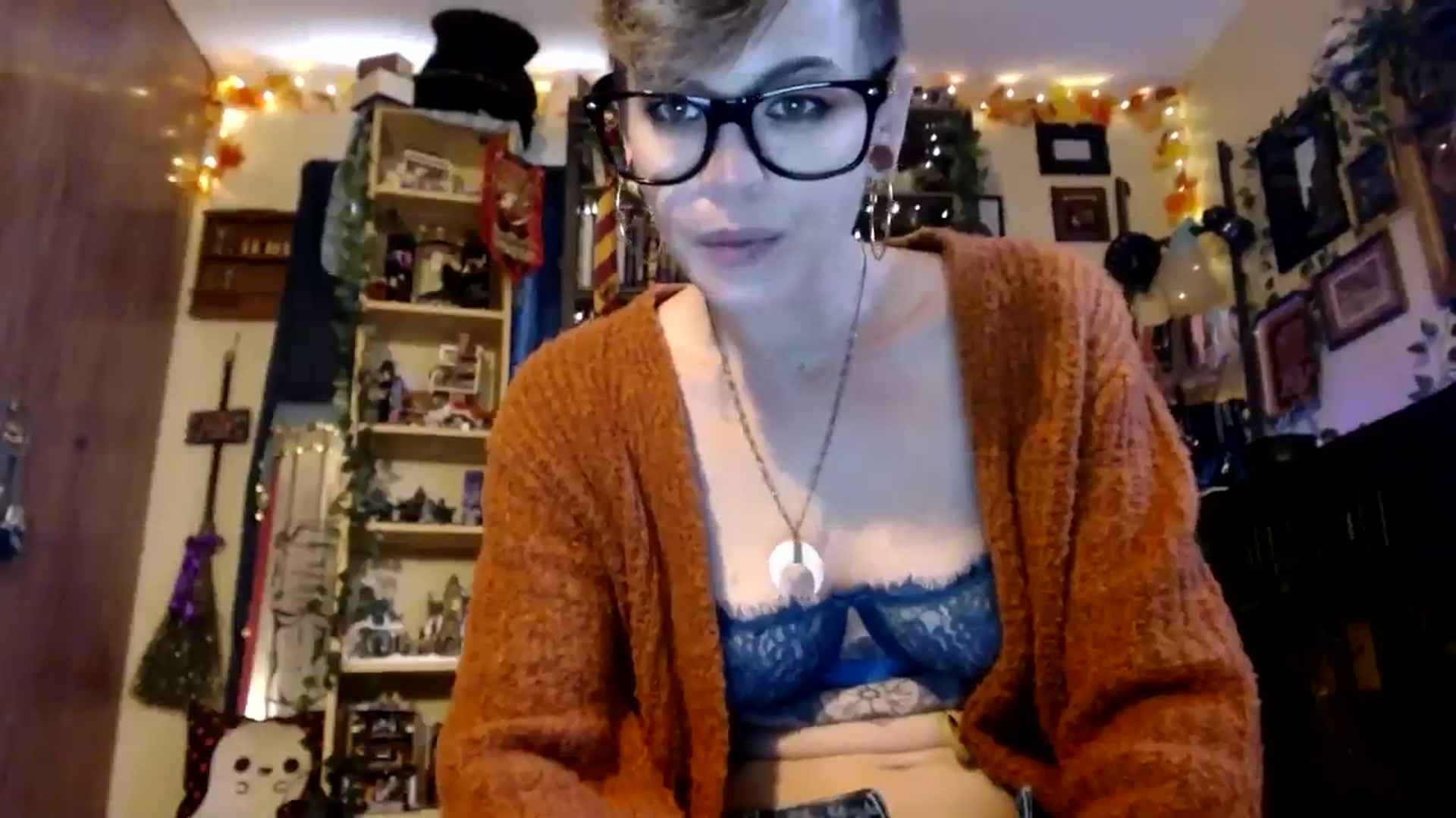 Gallery image thumbnail from Ancored's myfreecams stream on, 11/06/2023, 20:36 image 8 of 20