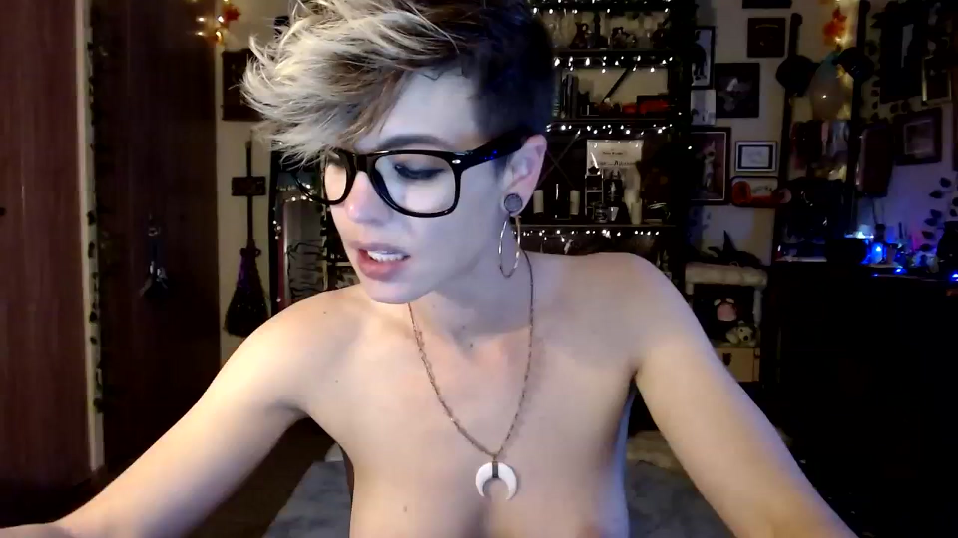 Gallery image thumbnail from Ancored's myfreecams stream on, 11/06/2023, 22:24 image 18 of 20