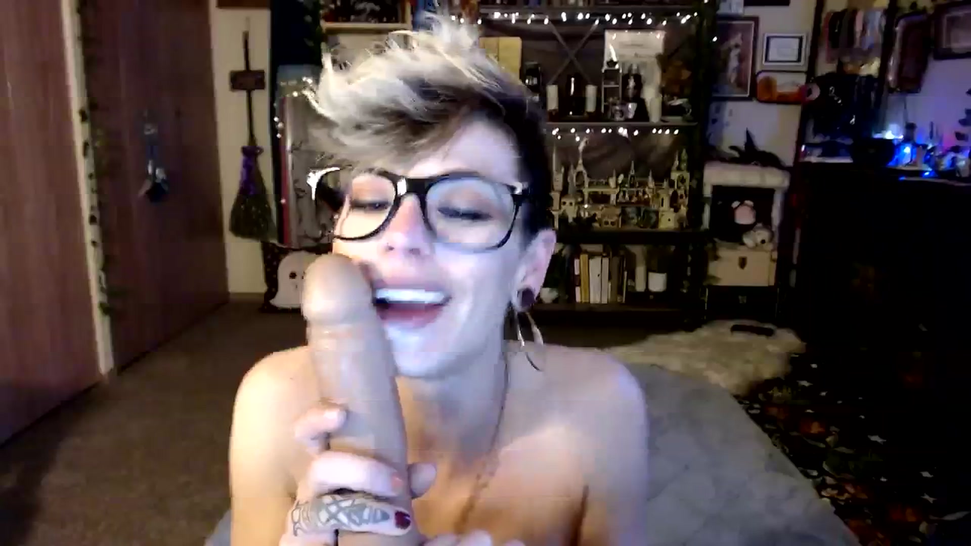 Gallery image thumbnail from Ancored's myfreecams stream on, 11/06/2023, 22:24 image 9 of 20