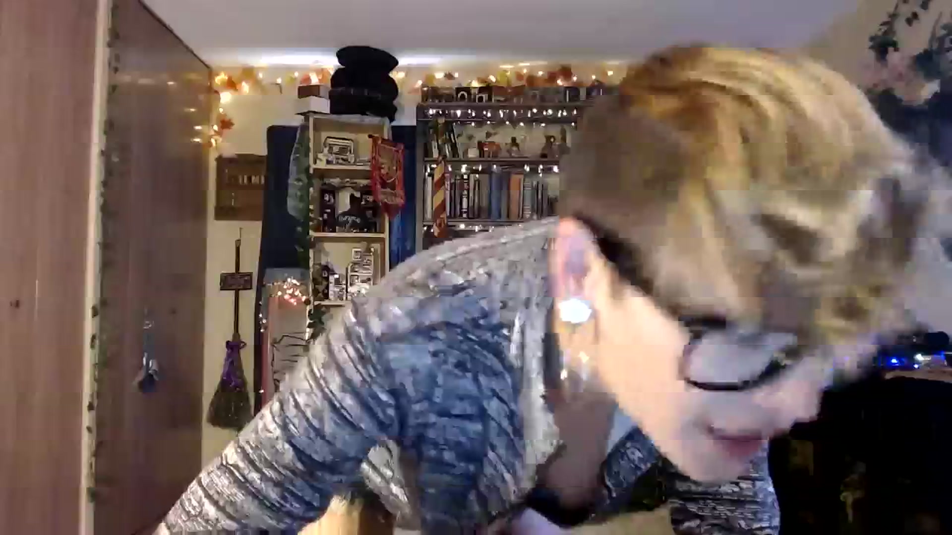 Gallery image thumbnail from Ancored's myfreecams stream on, 11/07/2023, 21:09 image 5 of 20
