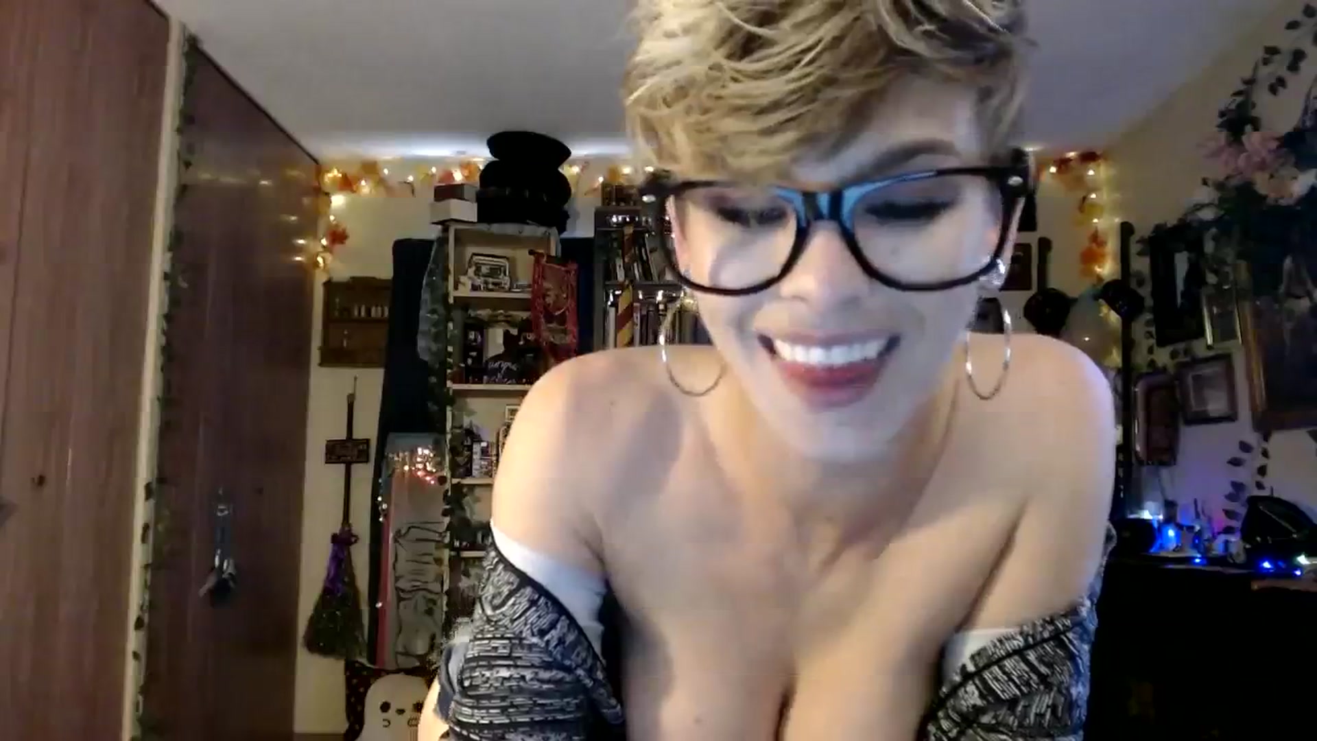 Gallery image thumbnail from Ancored's myfreecams stream on, 11/07/2023, 21:09 image 13 of 20