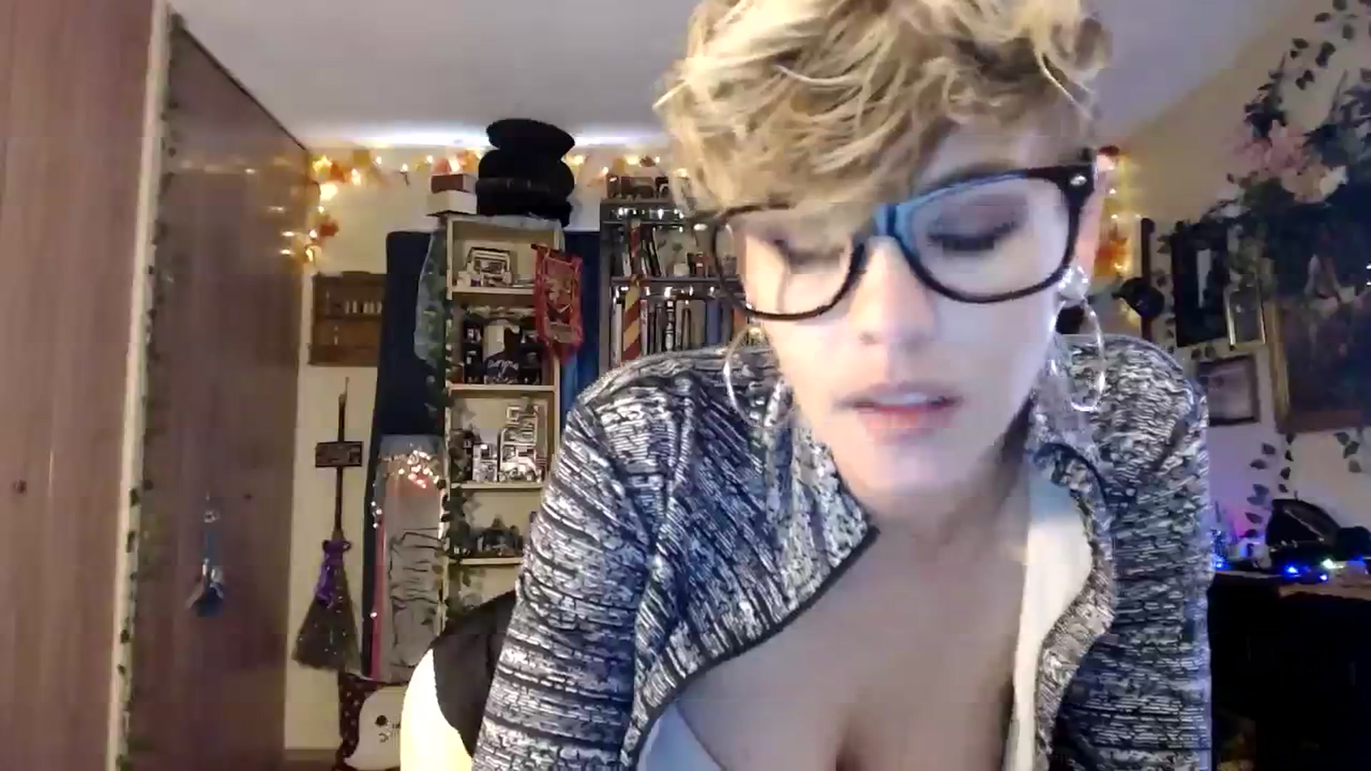 Gallery image thumbnail from Ancored's myfreecams stream on, 11/07/2023, 21:09 image 2 of 20