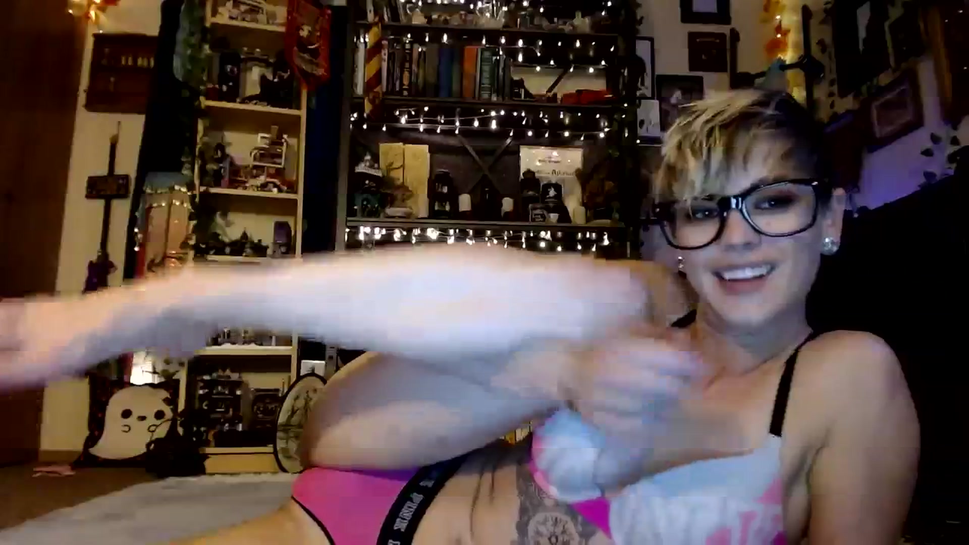Gallery image thumbnail from Ancored's myfreecams stream on, 11/09/2023, 23:19 image 11 of 20