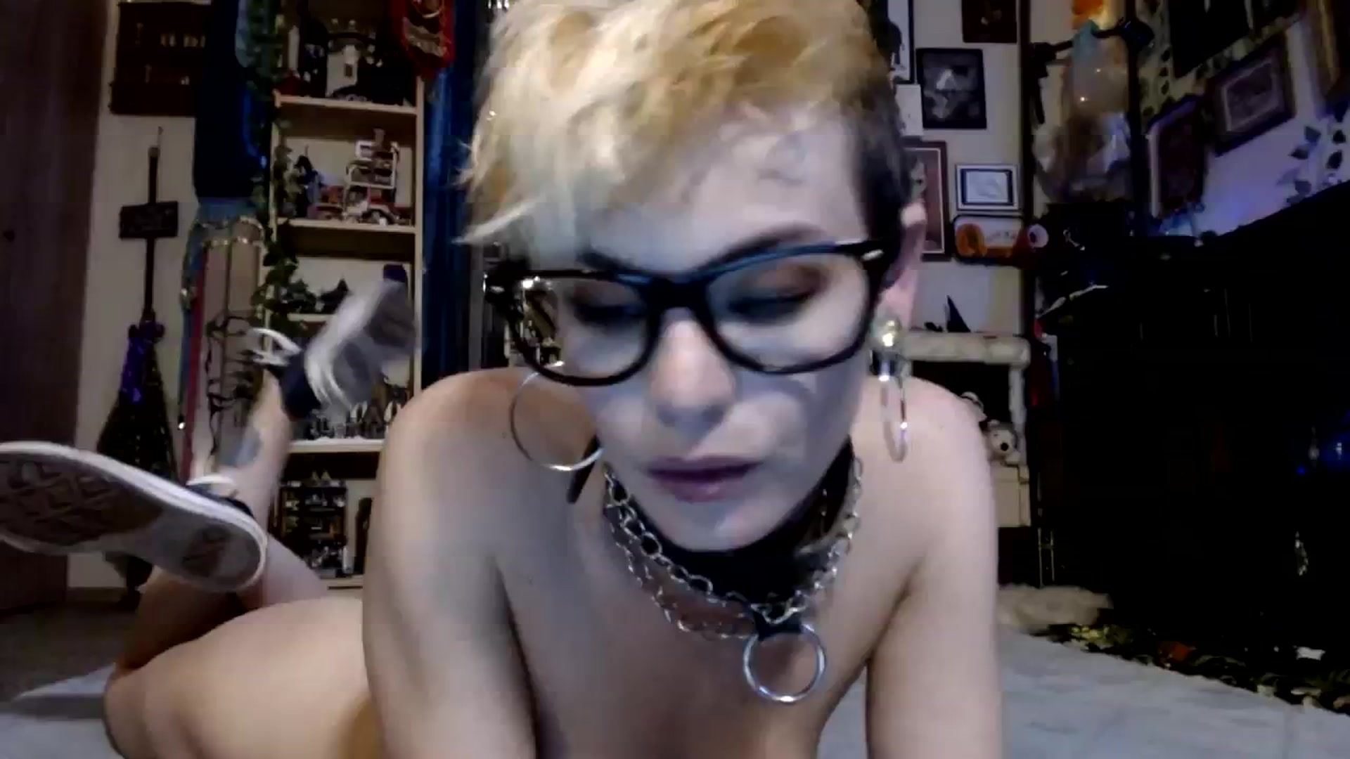 Gallery image thumbnail from Ancored's myfreecams stream on, 11/22/2023, 21:21 image 16 of 20