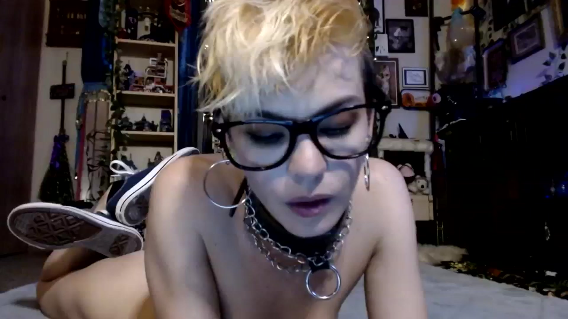 Gallery image thumbnail from Ancored's myfreecams stream on, 11/22/2023, 21:21 image 17 of 20