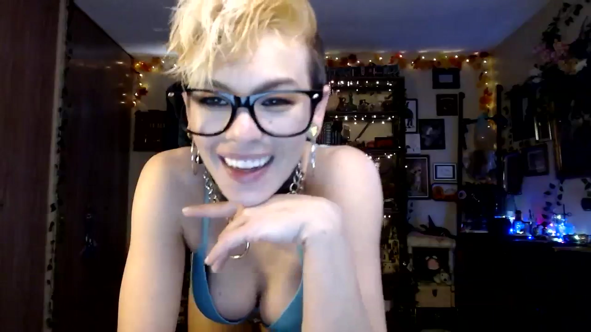 Gallery image thumbnail from Ancored's myfreecams stream on, 11/22/2023, 21:54 image 3 of 20