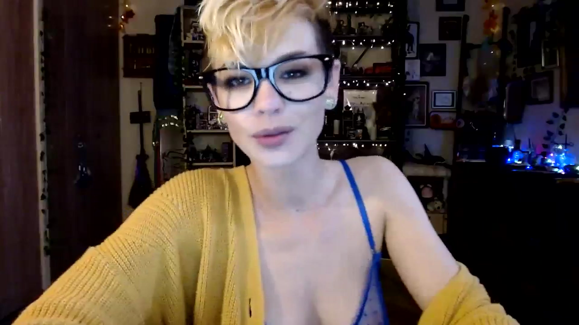 Gallery image thumbnail from Ancored's myfreecams stream on, 11/23/2023, 21:14 image 8 of 20