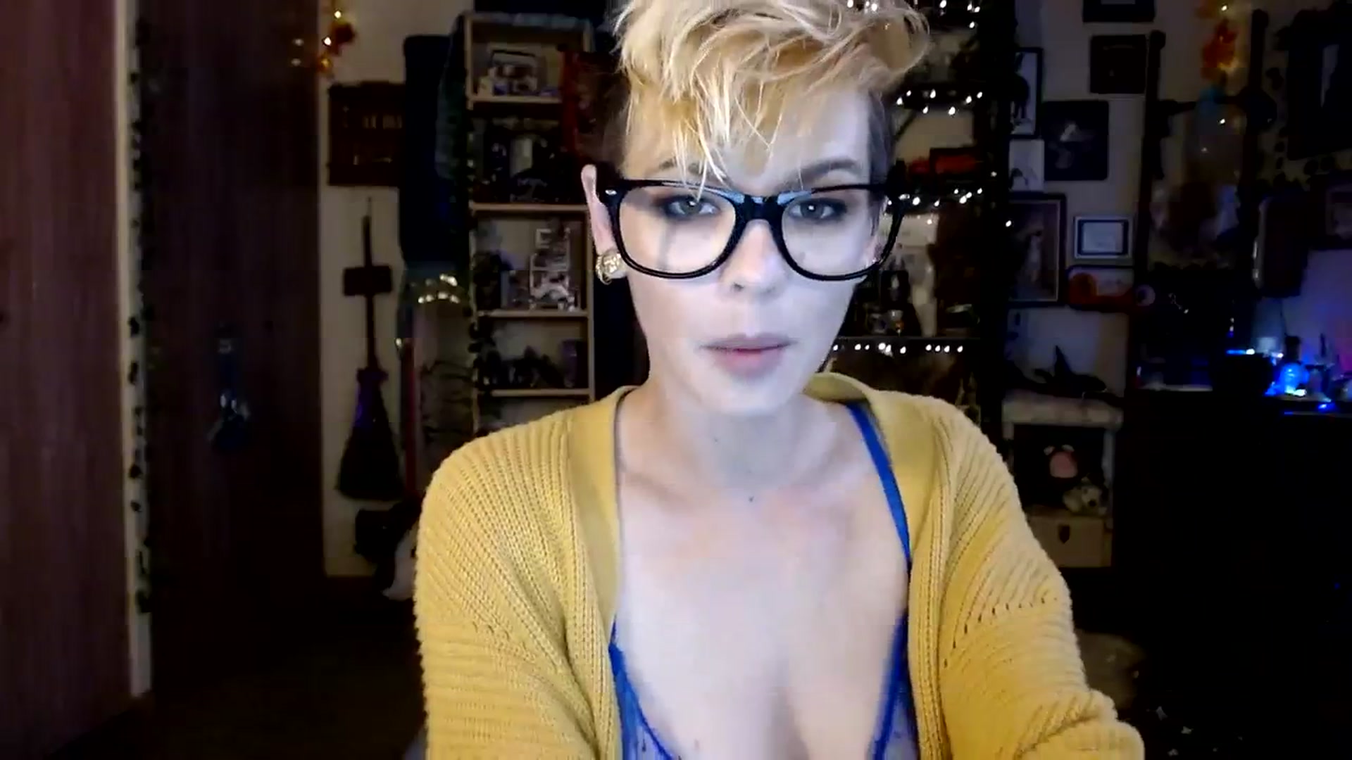 Gallery image thumbnail from Ancored's myfreecams stream on, 11/23/2023, 21:14 image 2 of 20