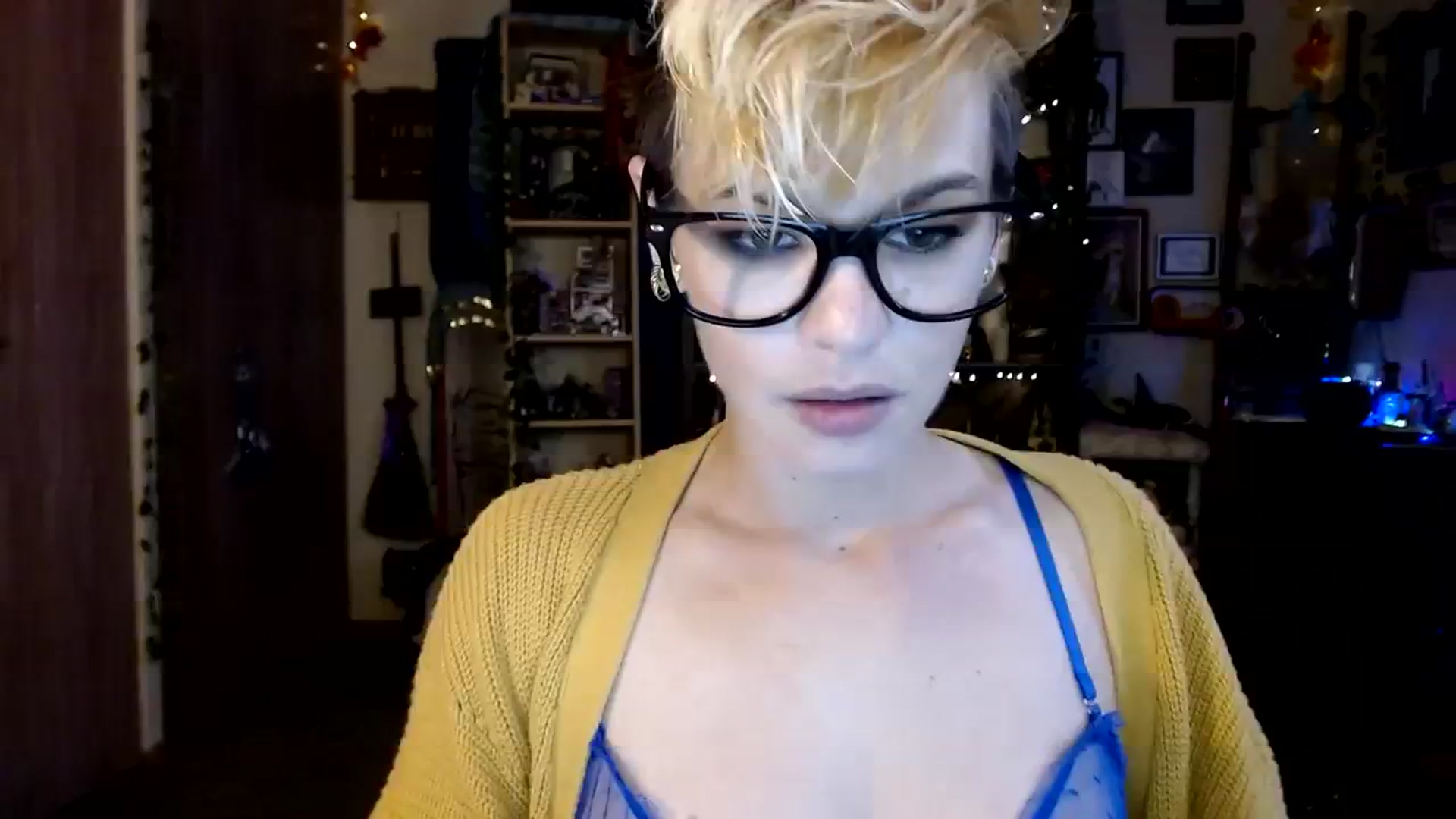 Gallery image thumbnail from Ancored's myfreecams stream on, 11/23/2023, 21:14 image 1 of 20