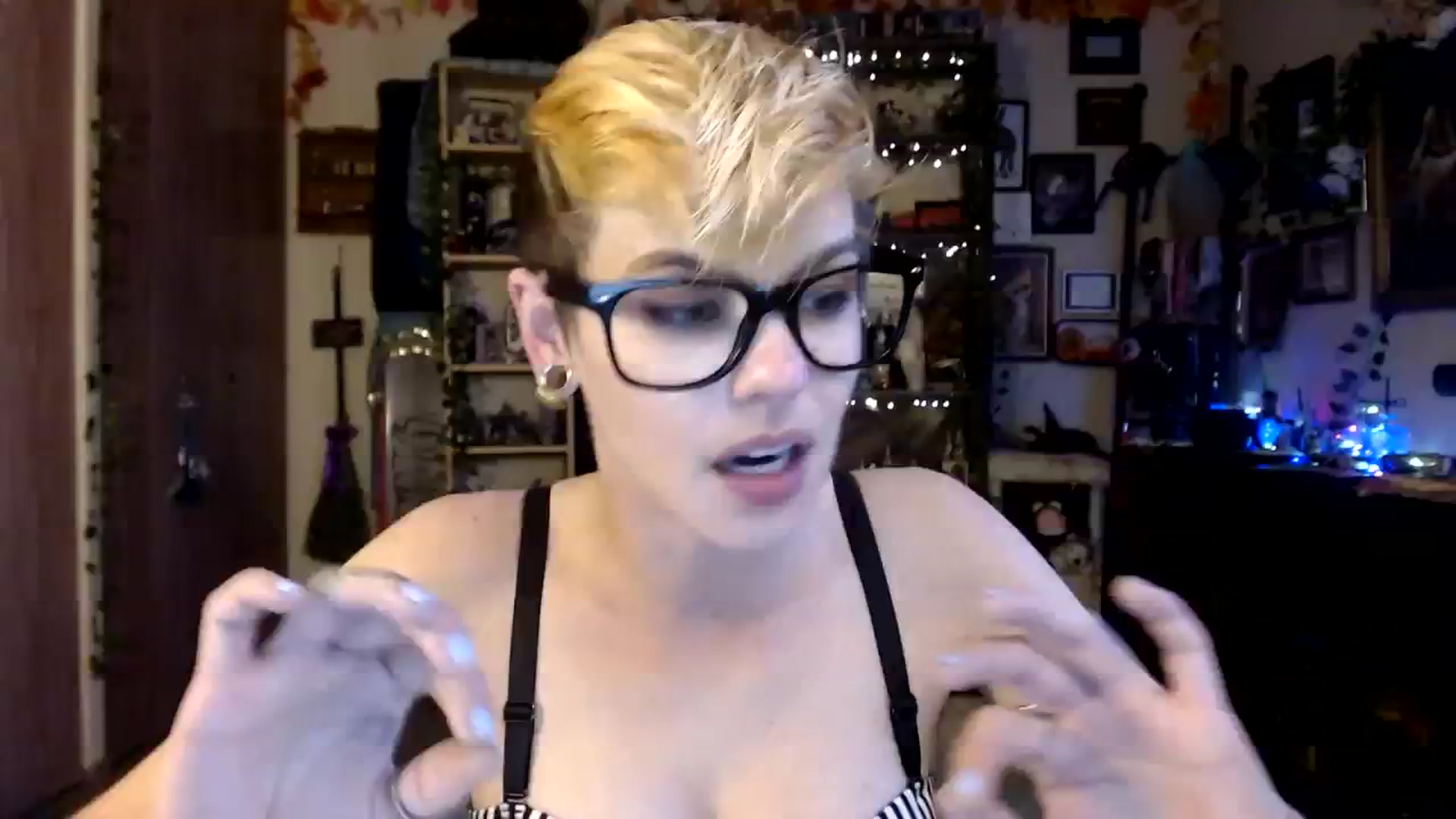 Gallery image thumbnail from Ancored's myfreecams stream on, 11/28/2023, 23:04 image 11 of 20