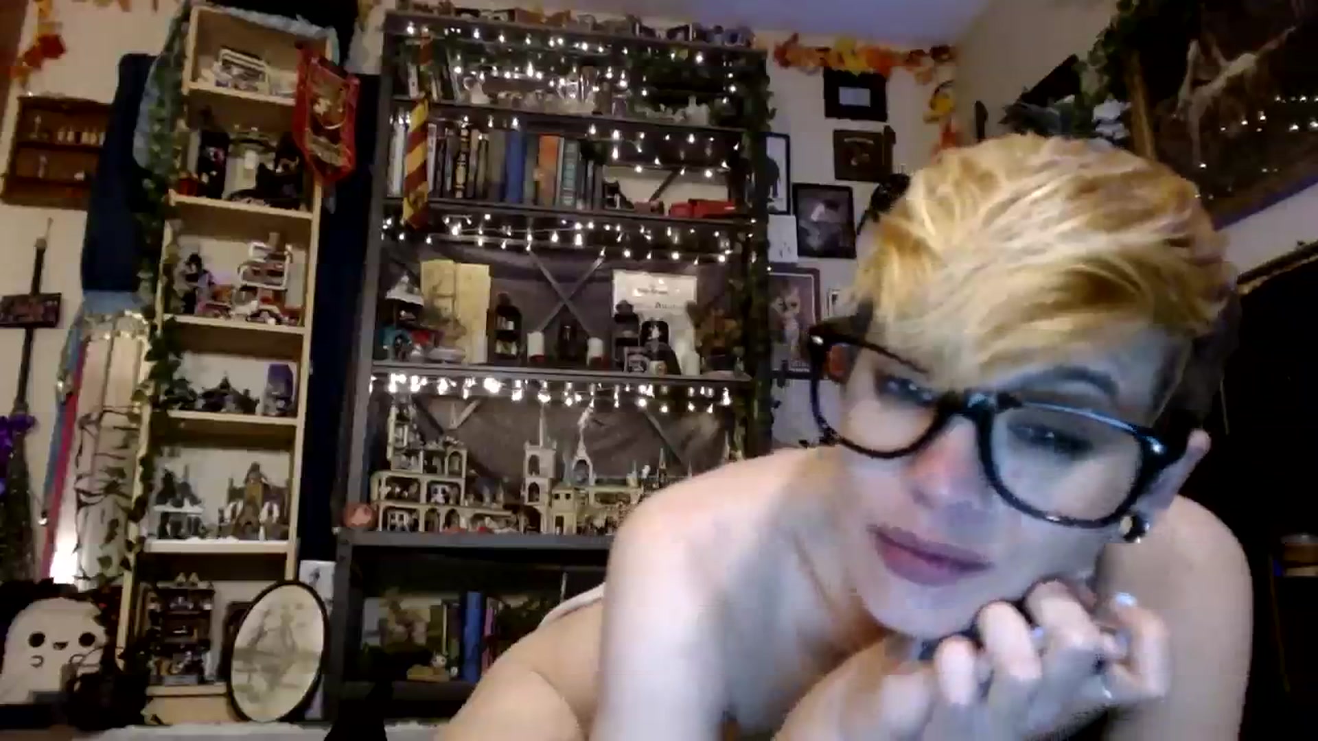 Gallery image thumbnail from Ancored's myfreecams stream on, 11/28/2023, 23:41 image 16 of 20