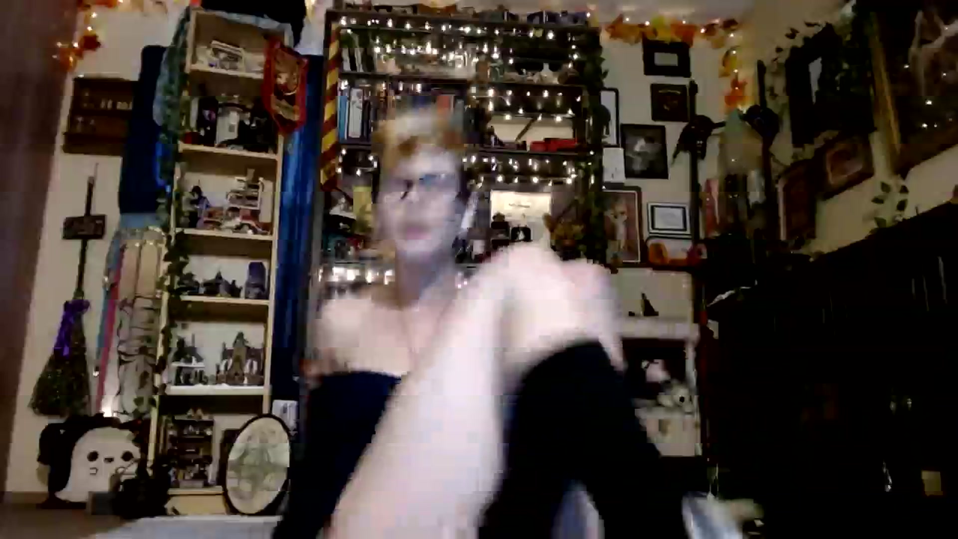 Gallery image thumbnail from Ancored's myfreecams stream on, 12/04/2023, 22:00 image 17 of 20