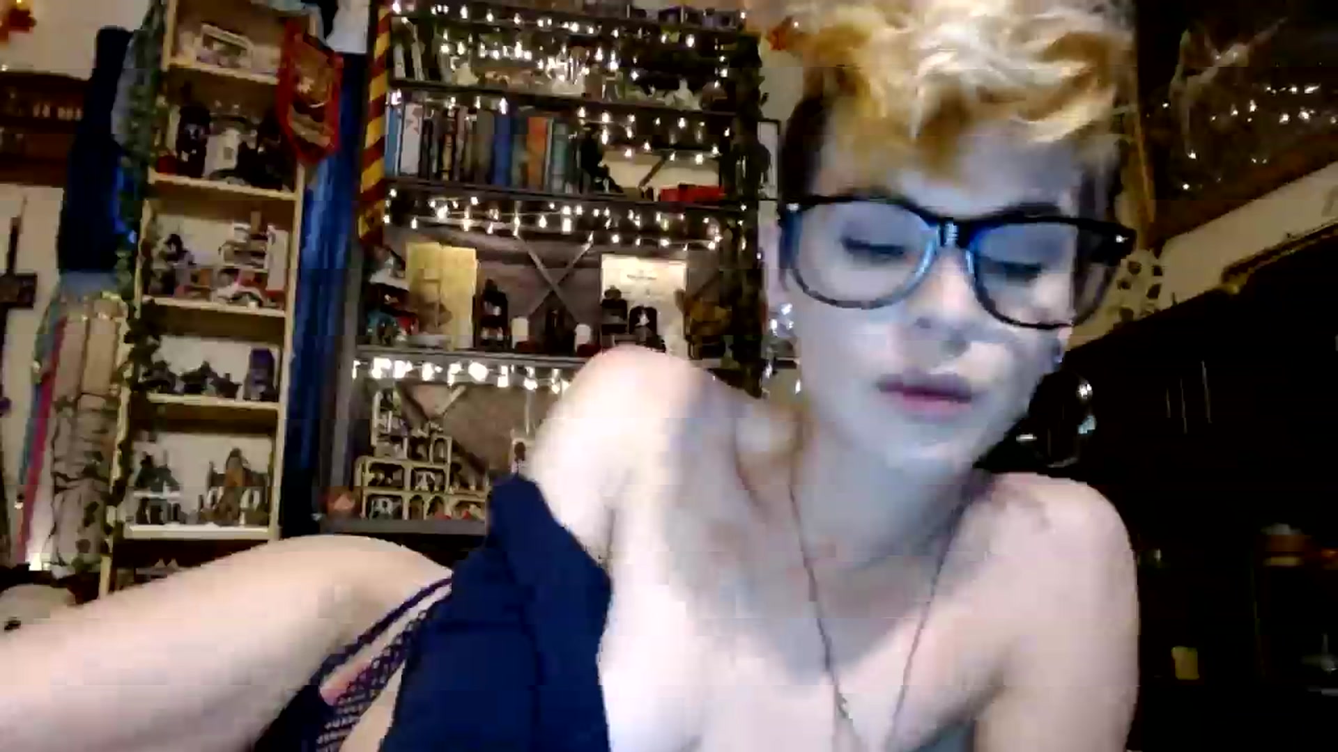 Gallery image thumbnail from Ancored's myfreecams stream on, 12/04/2023, 22:00 image 16 of 20