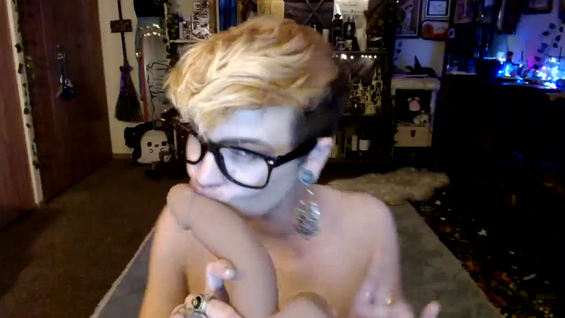 Gallery image thumbnail from Ancored's myfreecams stream on, 12/05/2023, 21:28 image 5 of 20