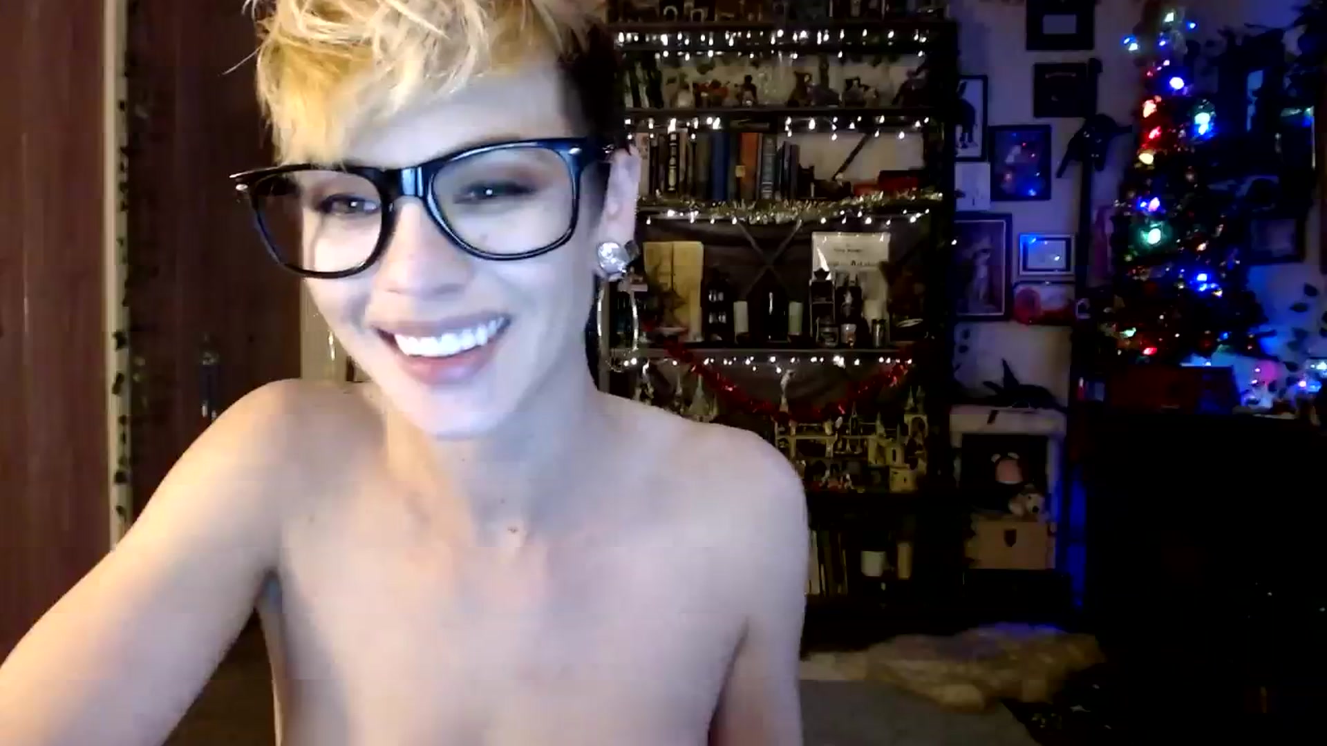 Gallery image thumbnail from Ancored's myfreecams stream on, 12/11/2023, 22:47 image 13 of 20