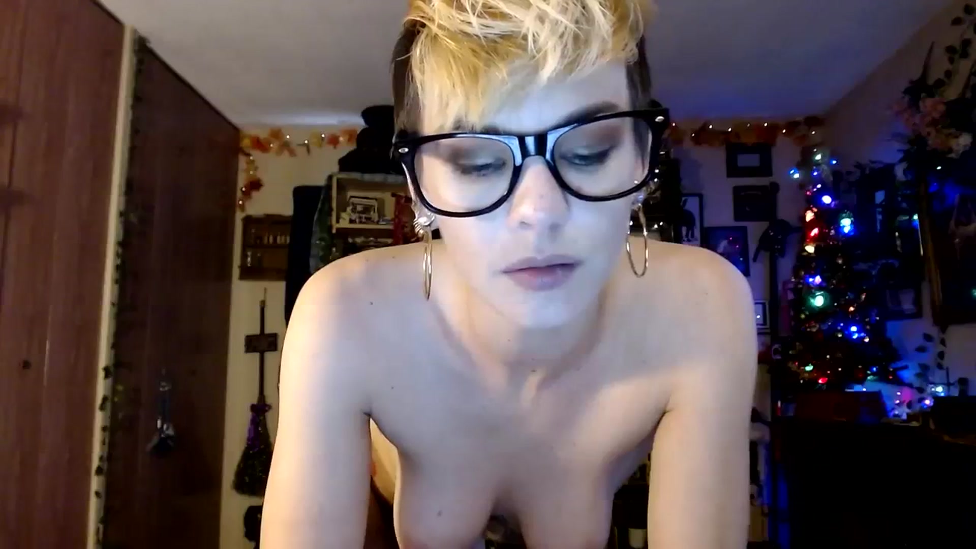 Gallery image thumbnail from Ancored's myfreecams stream on, 12/11/2023, 22:47 image 17 of 20