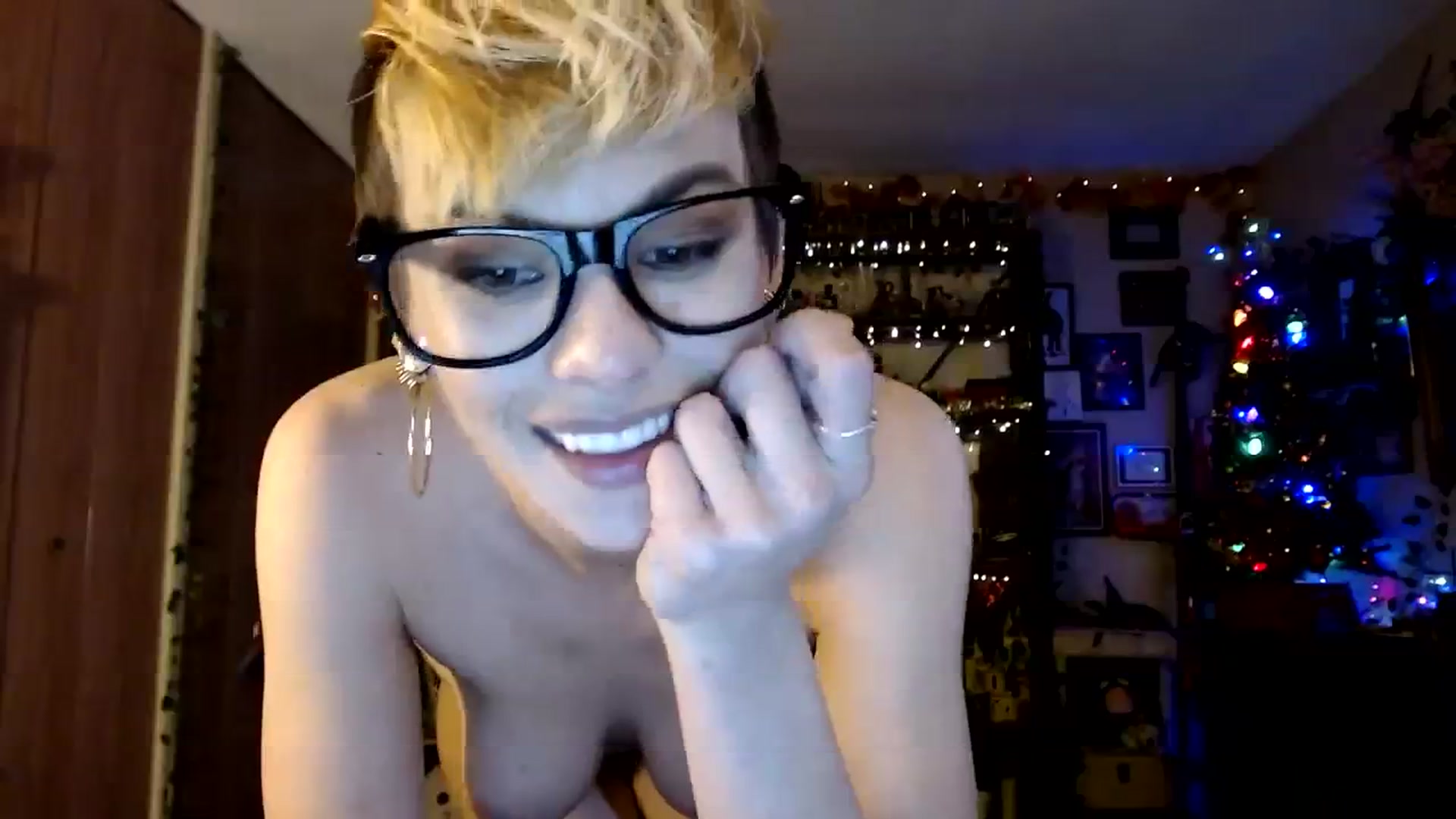 Gallery image thumbnail from Ancored's myfreecams stream on, 12/11/2023, 22:47 image 5 of 20