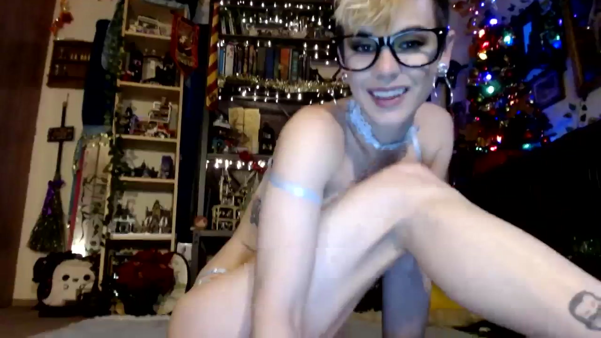 Gallery image thumbnail from Ancored's myfreecams stream on, 12/13/2023, 21:59 image 11 of 20